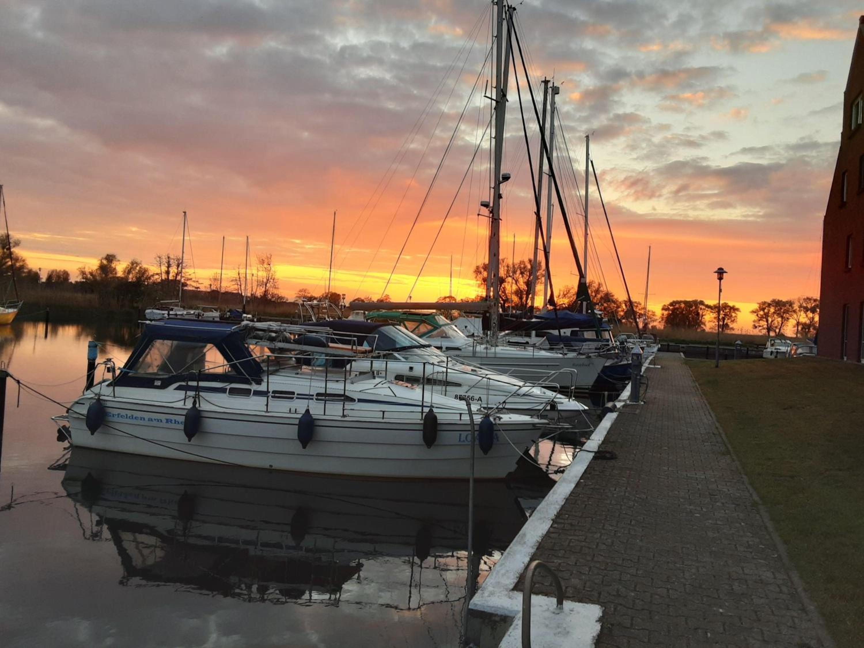 FEWO-bis-2-Pers-inmitten-den-Yachthafens-Ueckermuende-Stettiner-Haff-Ostsee view 5