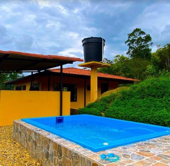 Casas De Campo - El Paraíso