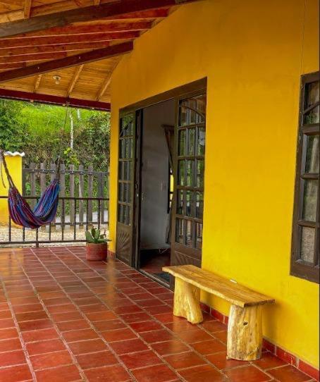 Casas De Campo - El Paraíso