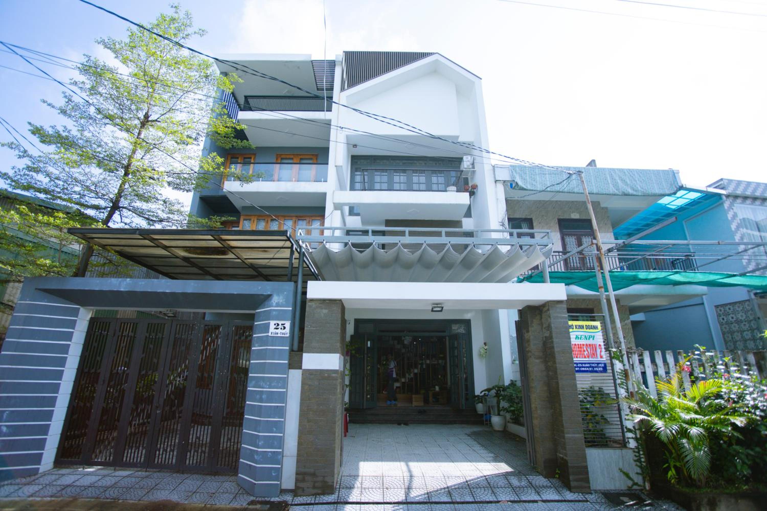 Căn nhà có 5 phòng ngủ, đậu nhiều ô tô - Kenpj House view 3