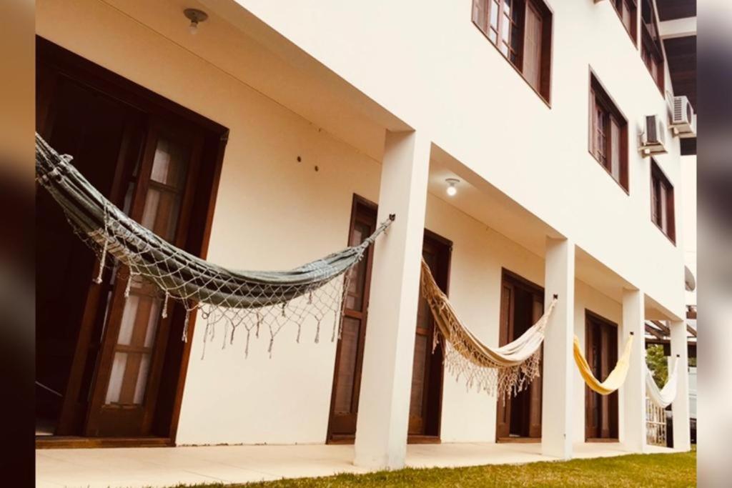 Townhouse composta por 4 triplex duas suítes a duas quadras do mar