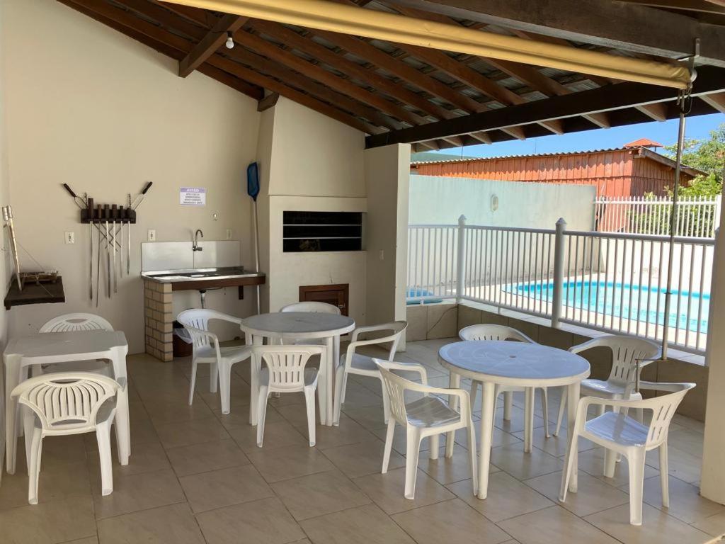 Townhouse composta por 4 triplex duas suítes a duas quadras do mar