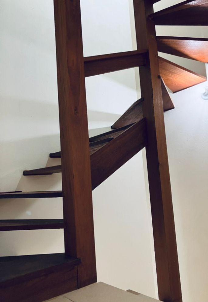 Townhouse composta por 4 triplex duas suítes a duas quadras do mar