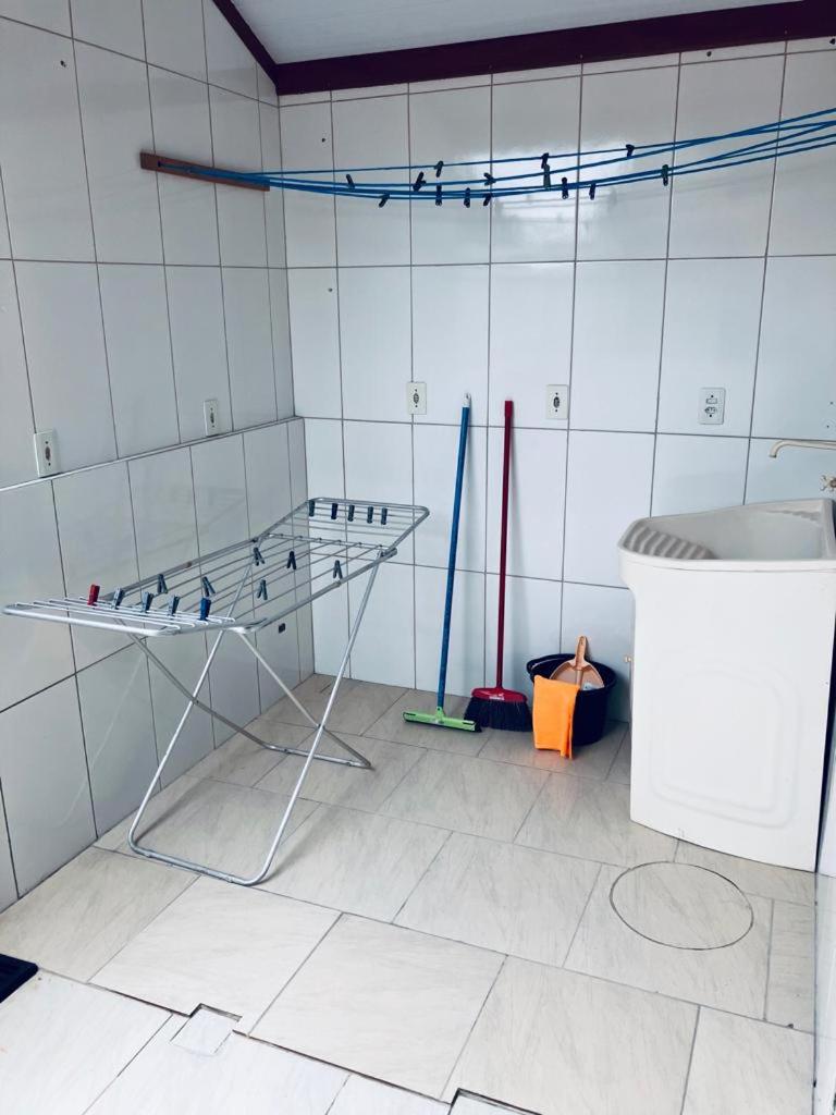 Townhouse composta por 4 triplex duas suítes a duas quadras do mar