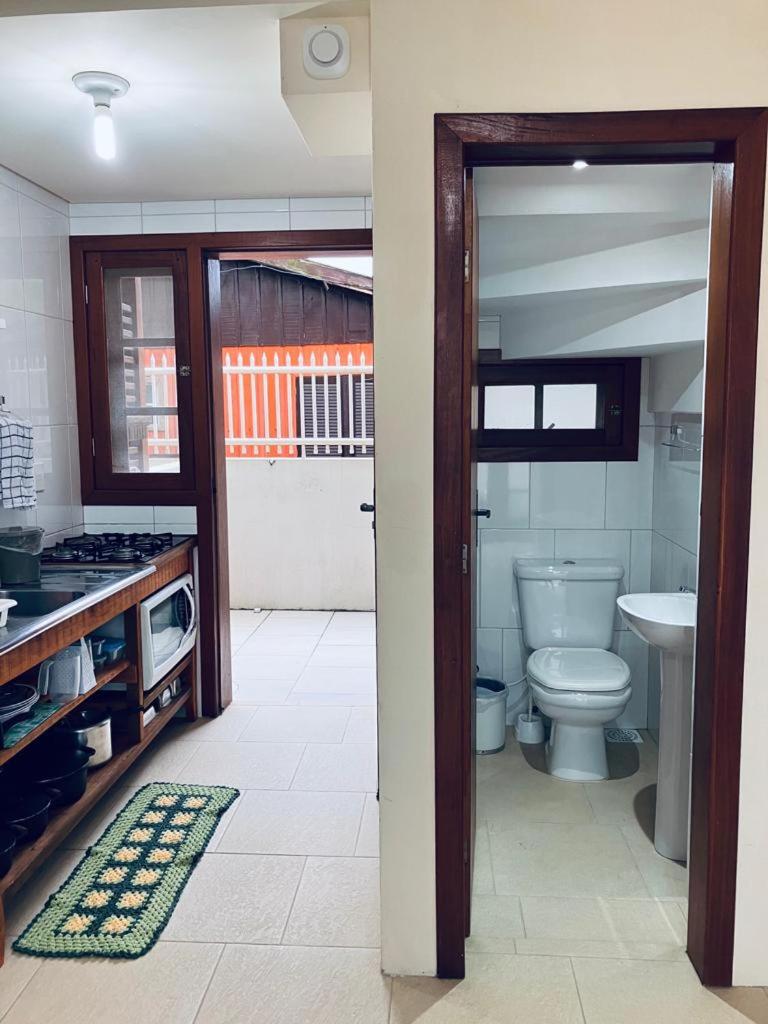 Townhouse composta por 4 triplex duas suítes a duas quadras do mar