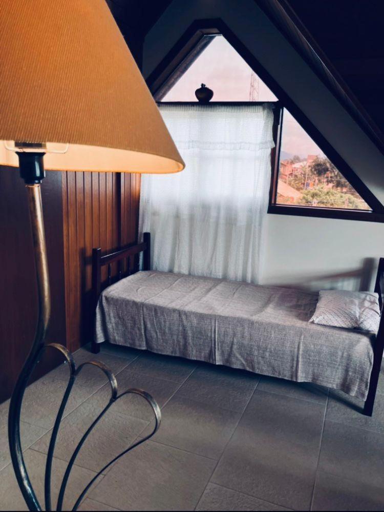 Townhouse composta por 4 triplex duas suítes a duas quadras do mar