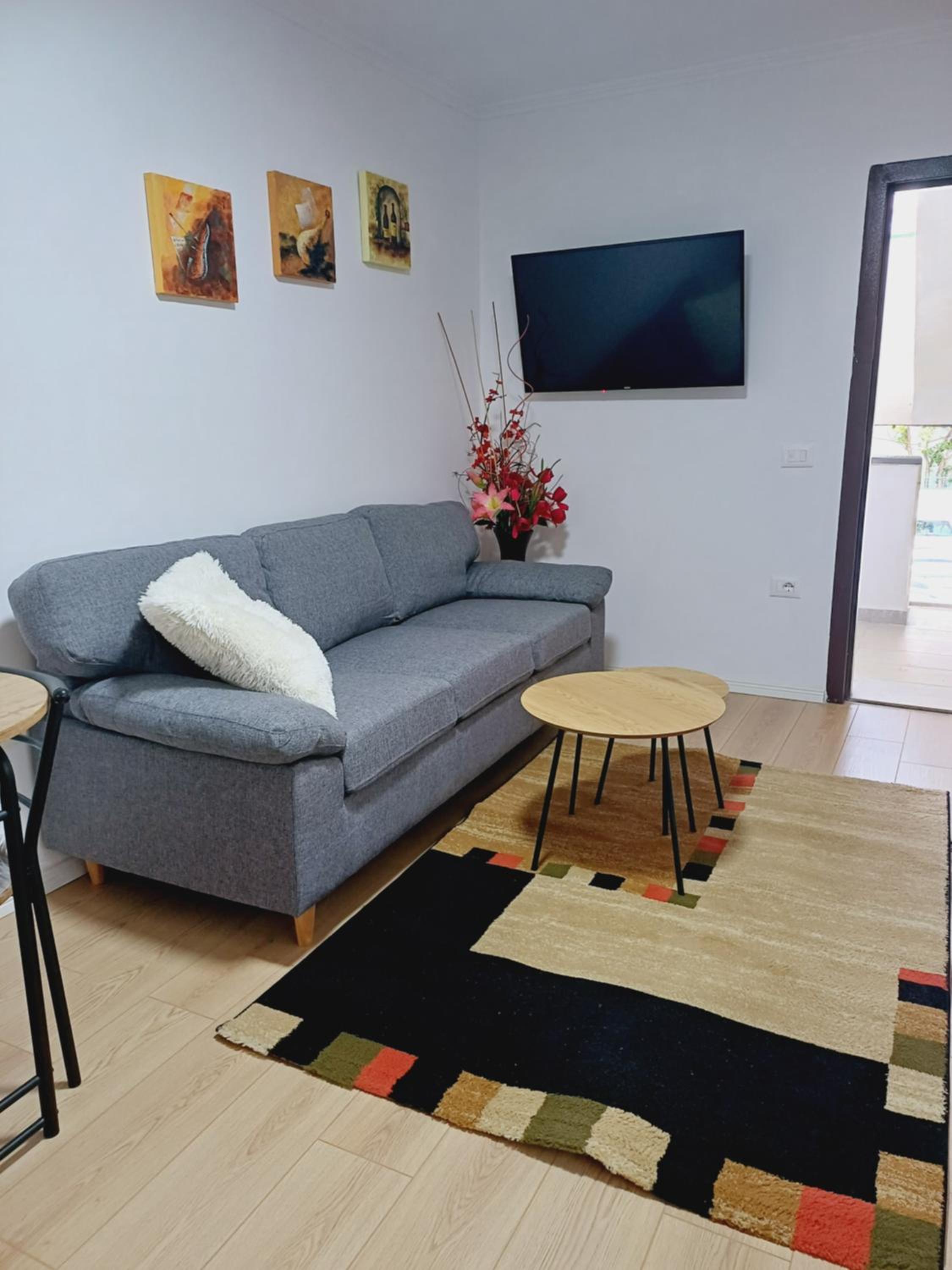 Regis Apartment