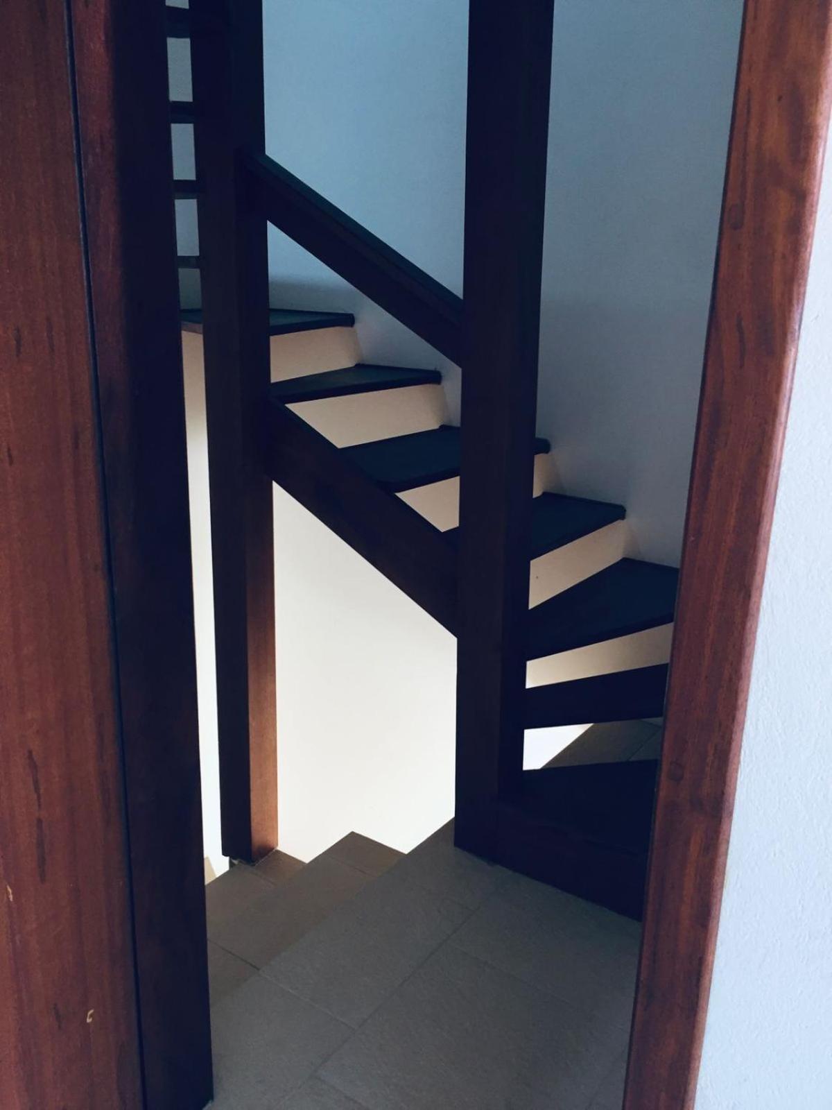 Townhouse composta por 4 triplex duas suítes a duas quadras do mar