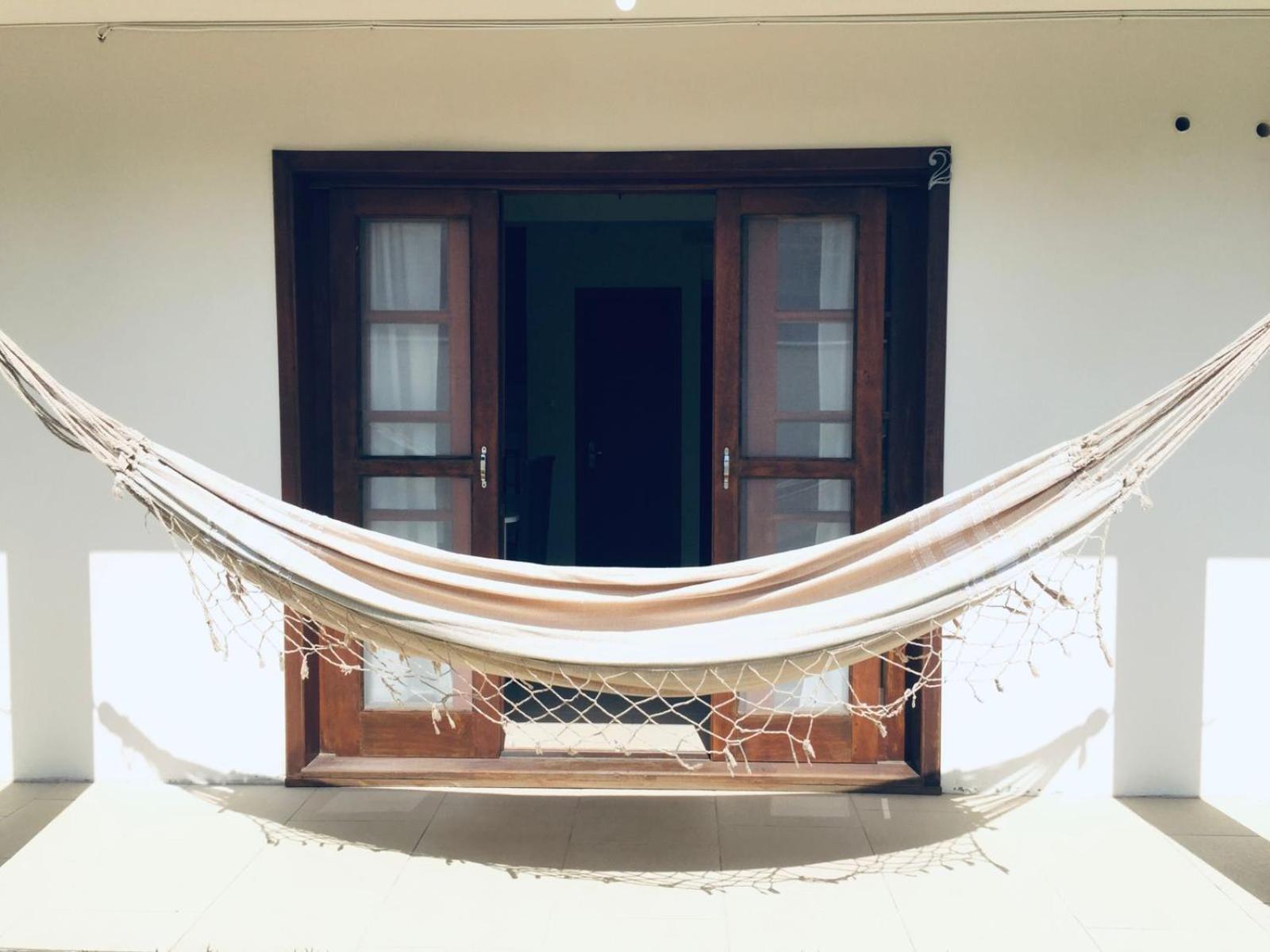 Townhouse composta por 4 triplex duas suítes a duas quadras do mar