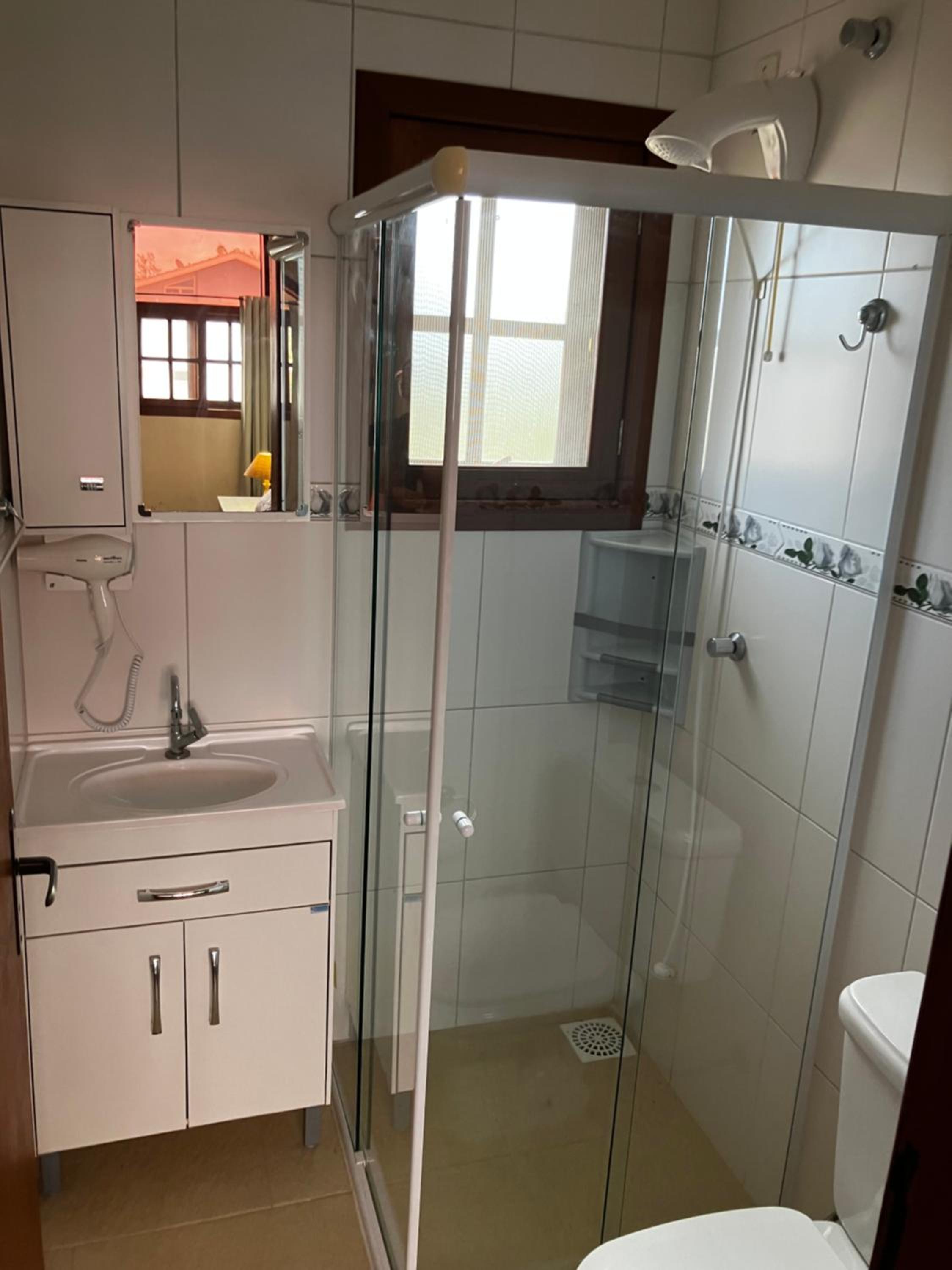 Townhouse composta por 4 triplex duas suítes a duas quadras do mar