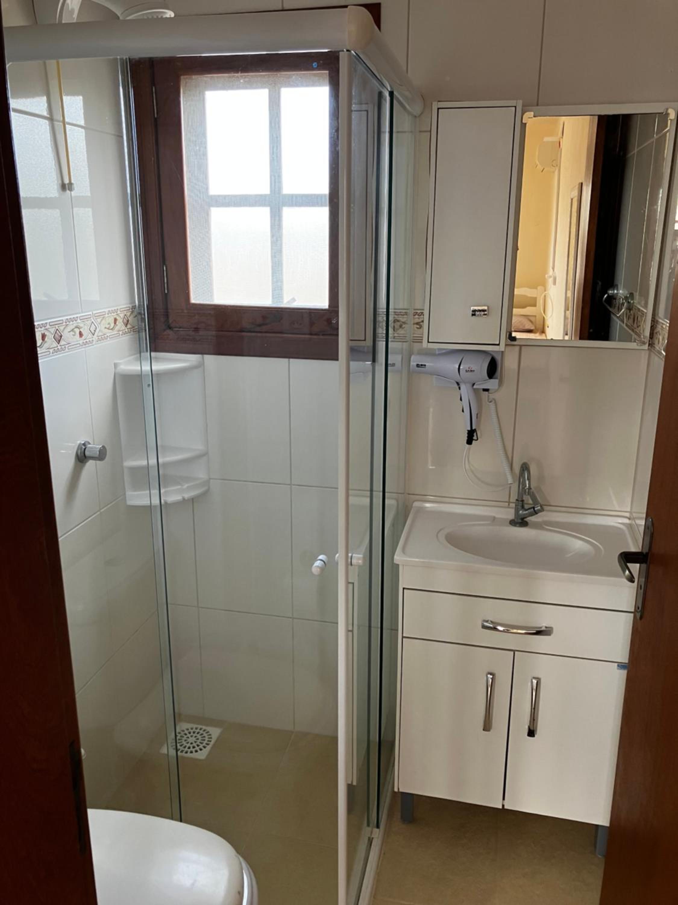 Townhouse composta por 4 triplex duas suítes a duas quadras do mar