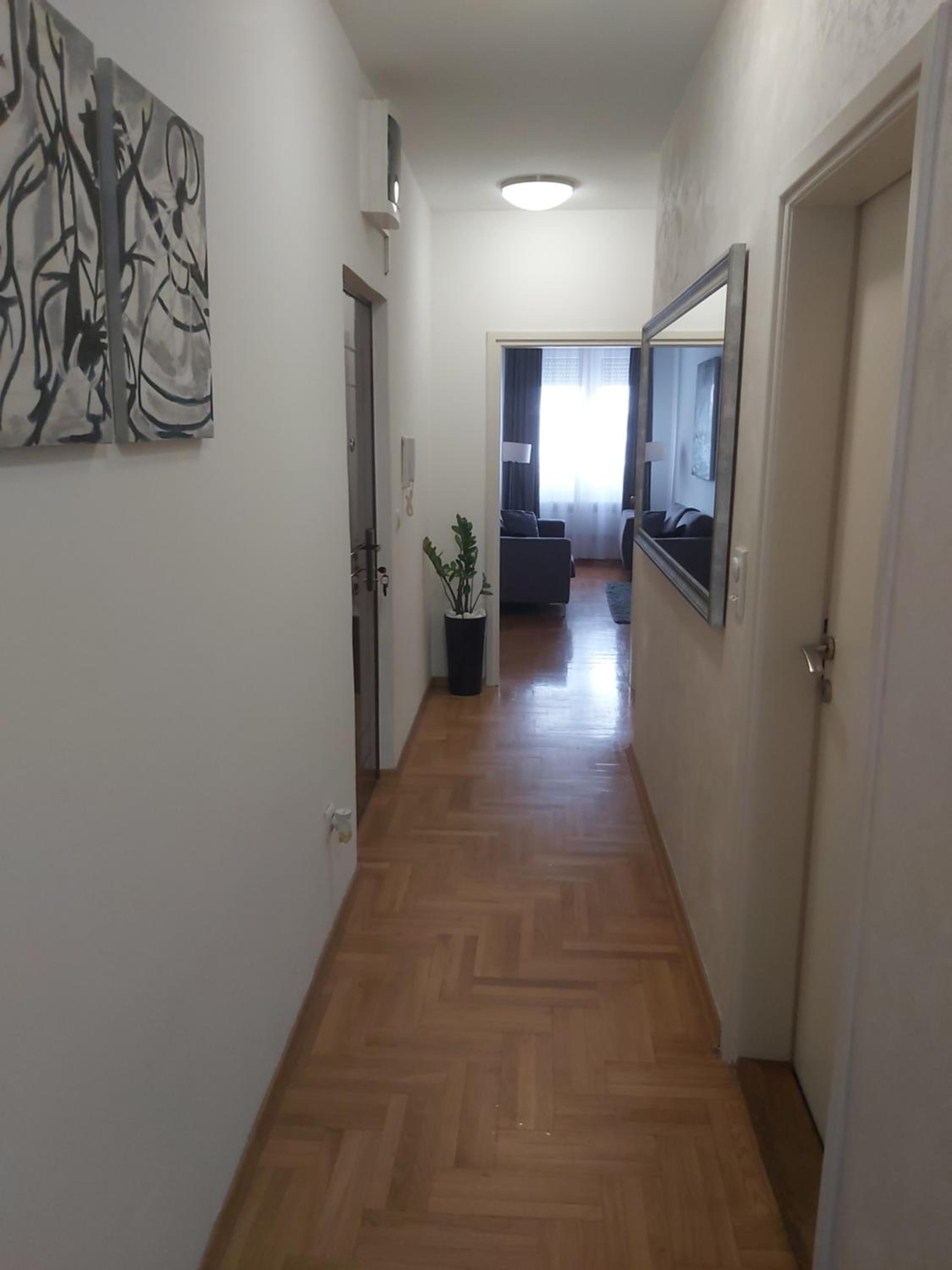 Sky lux apartment Vracar view 2