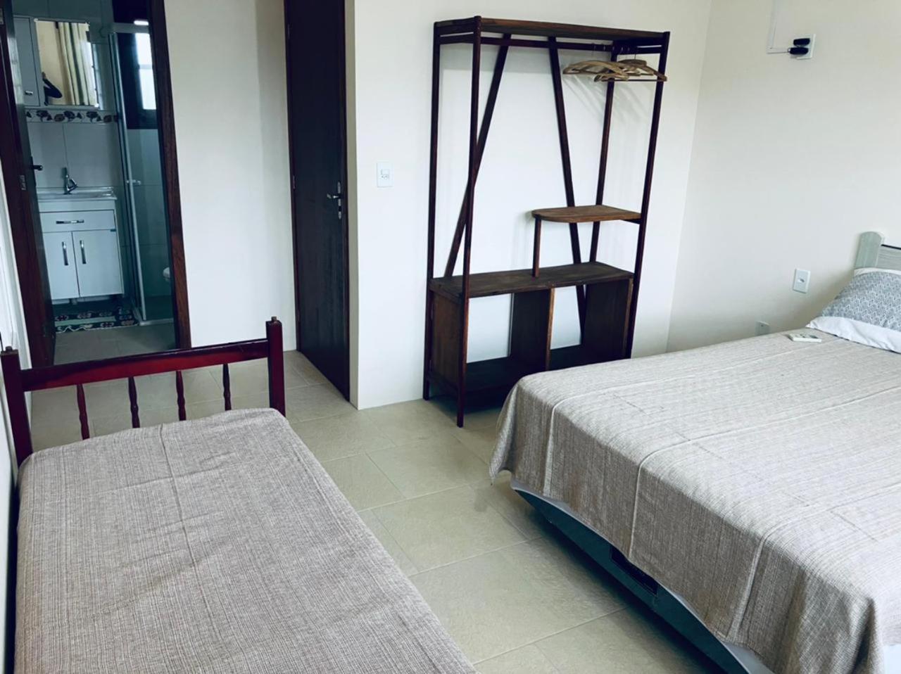 Townhouse composta por 4 triplex duas suítes a duas quadras do mar