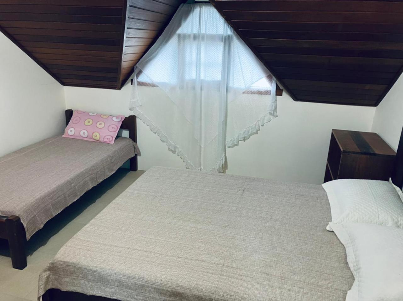 Townhouse composta por 4 triplex duas suítes a duas quadras do mar