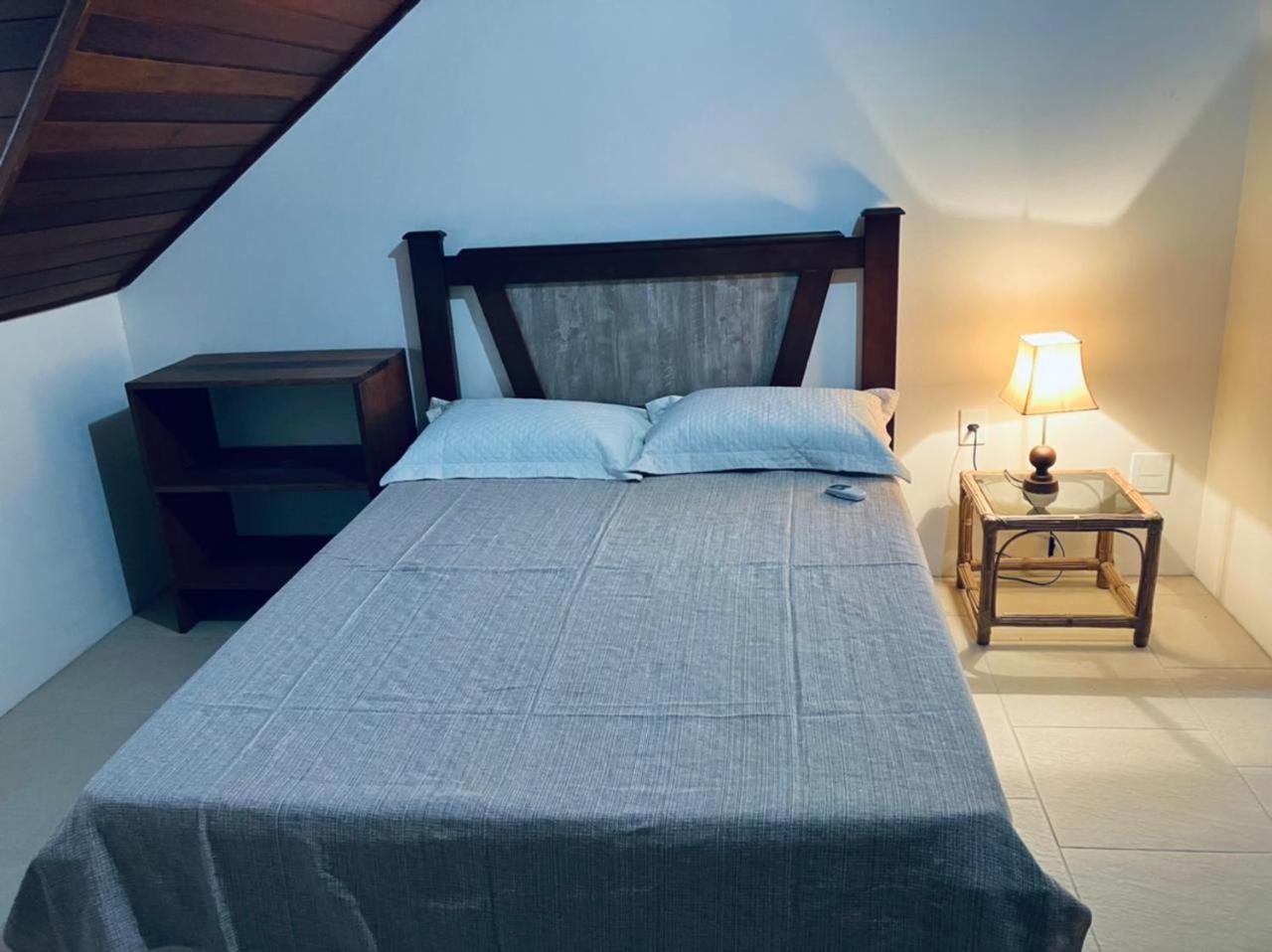 Townhouse composta por 4 triplex duas suítes a duas quadras do mar