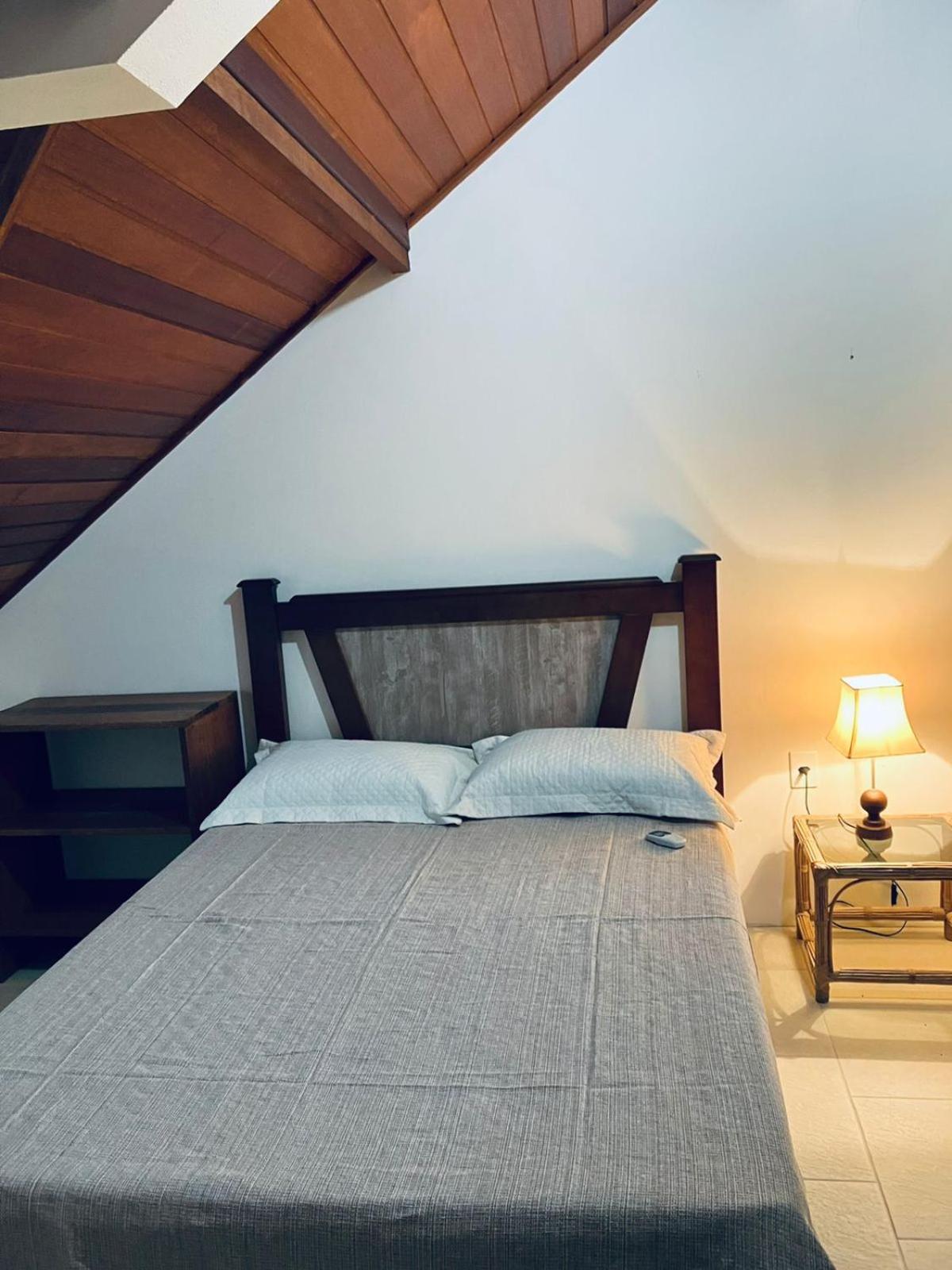 Townhouse composta por 4 triplex duas suítes a duas quadras do mar