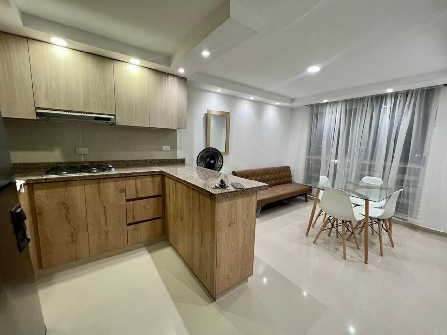 Apartamento de 3 habitaciones muy cerca al malecón