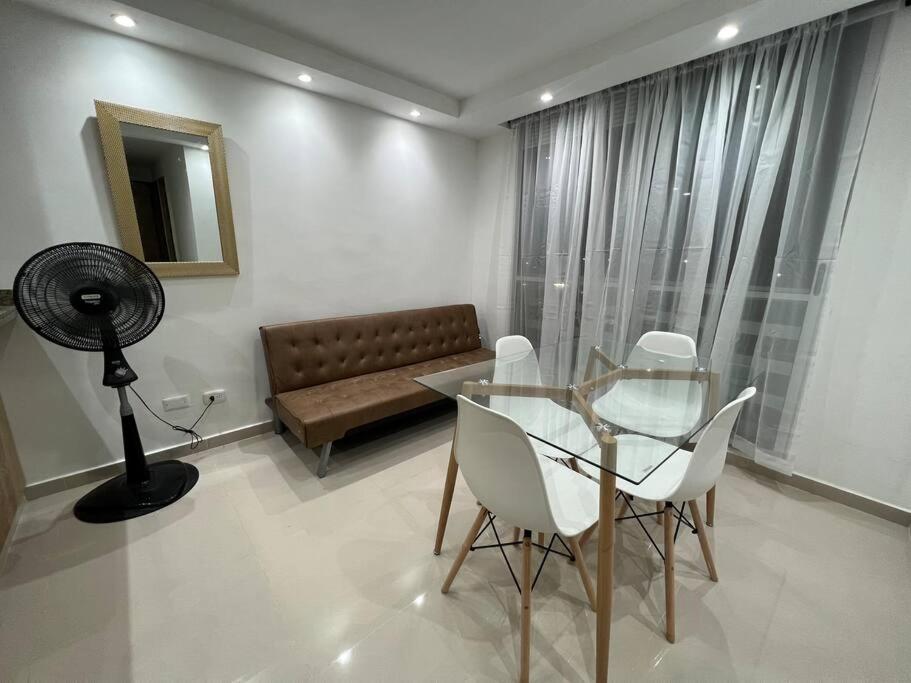 Apartamento de 3 habitaciones muy cerca al malecón