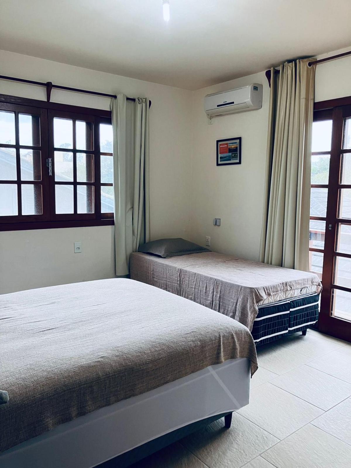 Townhouse composta por 4 triplex duas suítes a duas quadras do mar