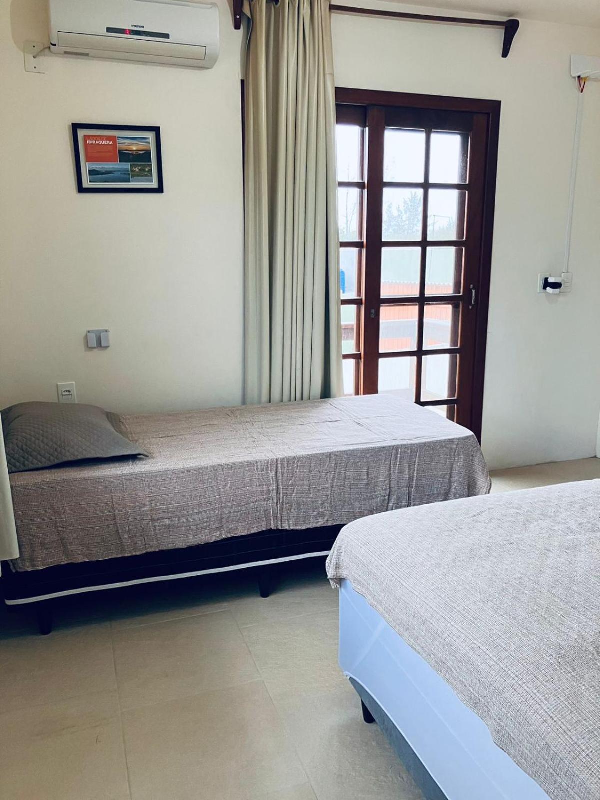 Townhouse composta por 4 triplex duas suítes a duas quadras do mar