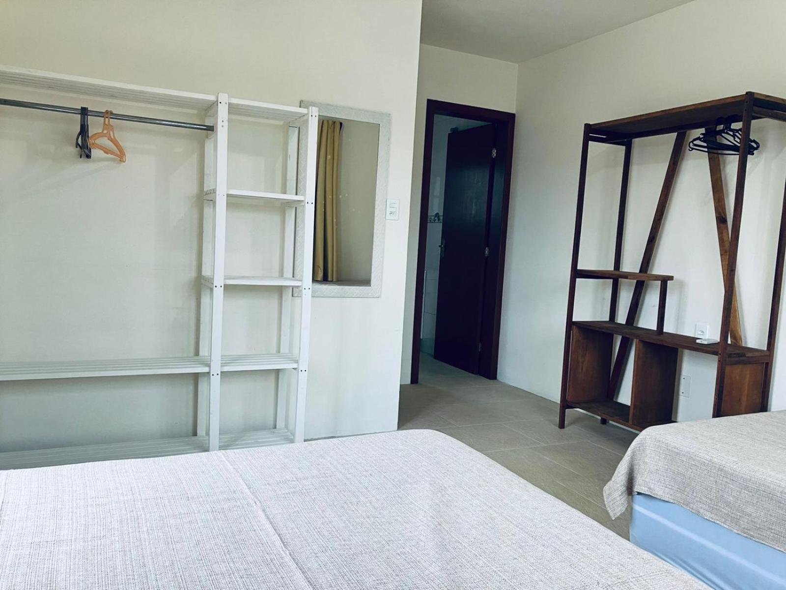 Townhouse composta por 4 triplex duas suítes a duas quadras do mar