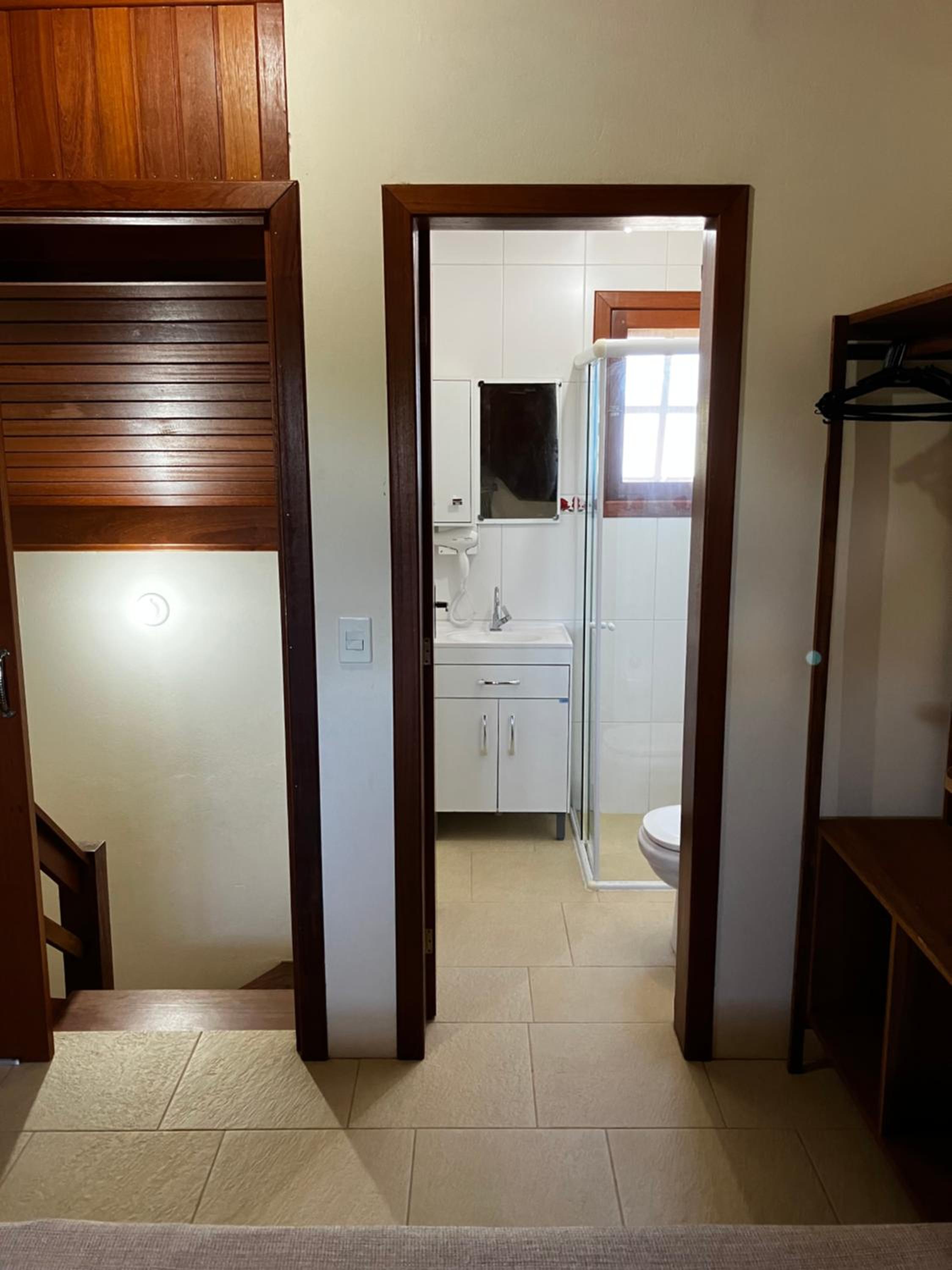 Townhouse composta por 4 triplex duas suítes a duas quadras do mar
