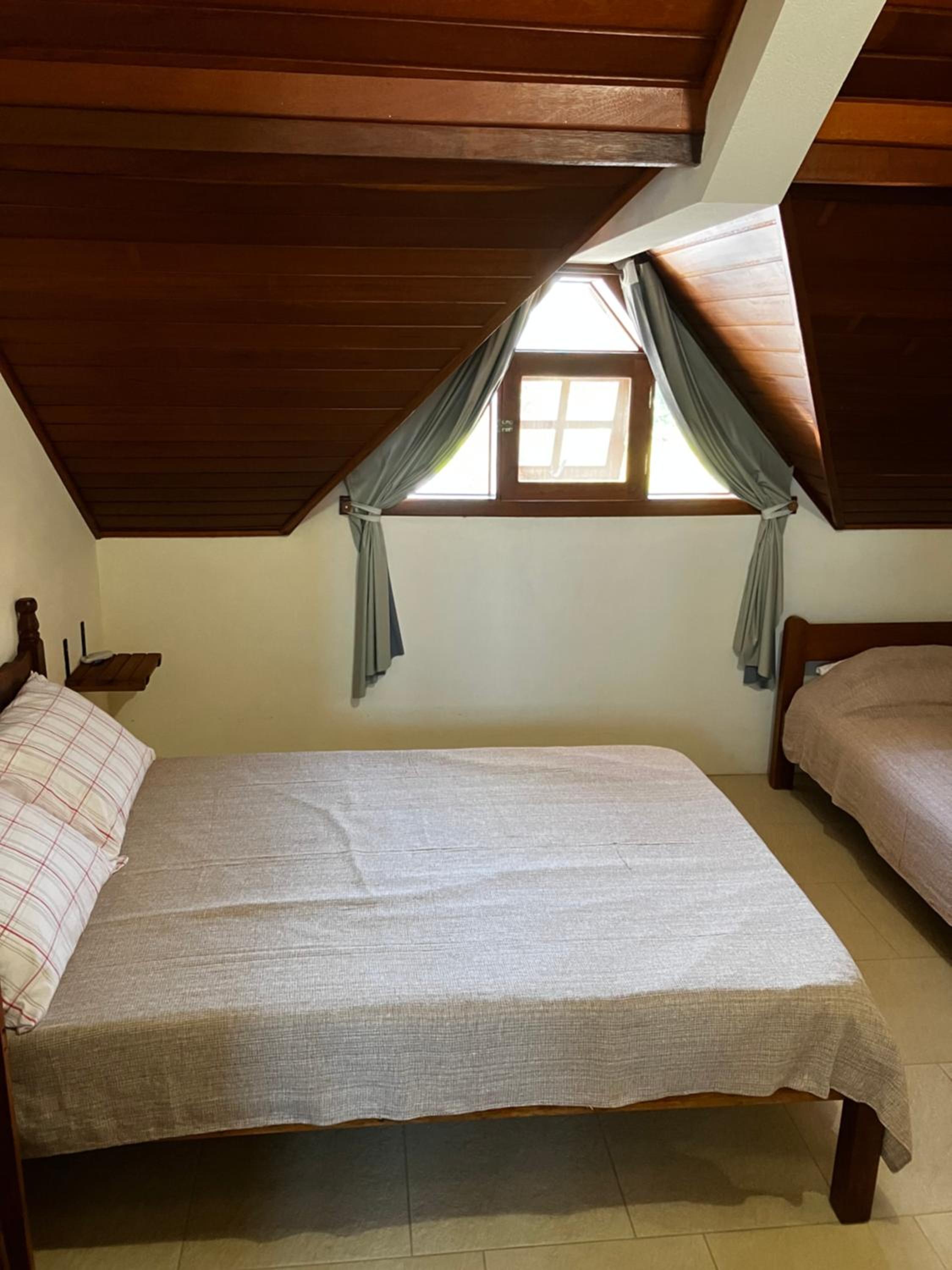 Townhouse composta por 4 triplex duas suítes a duas quadras do mar