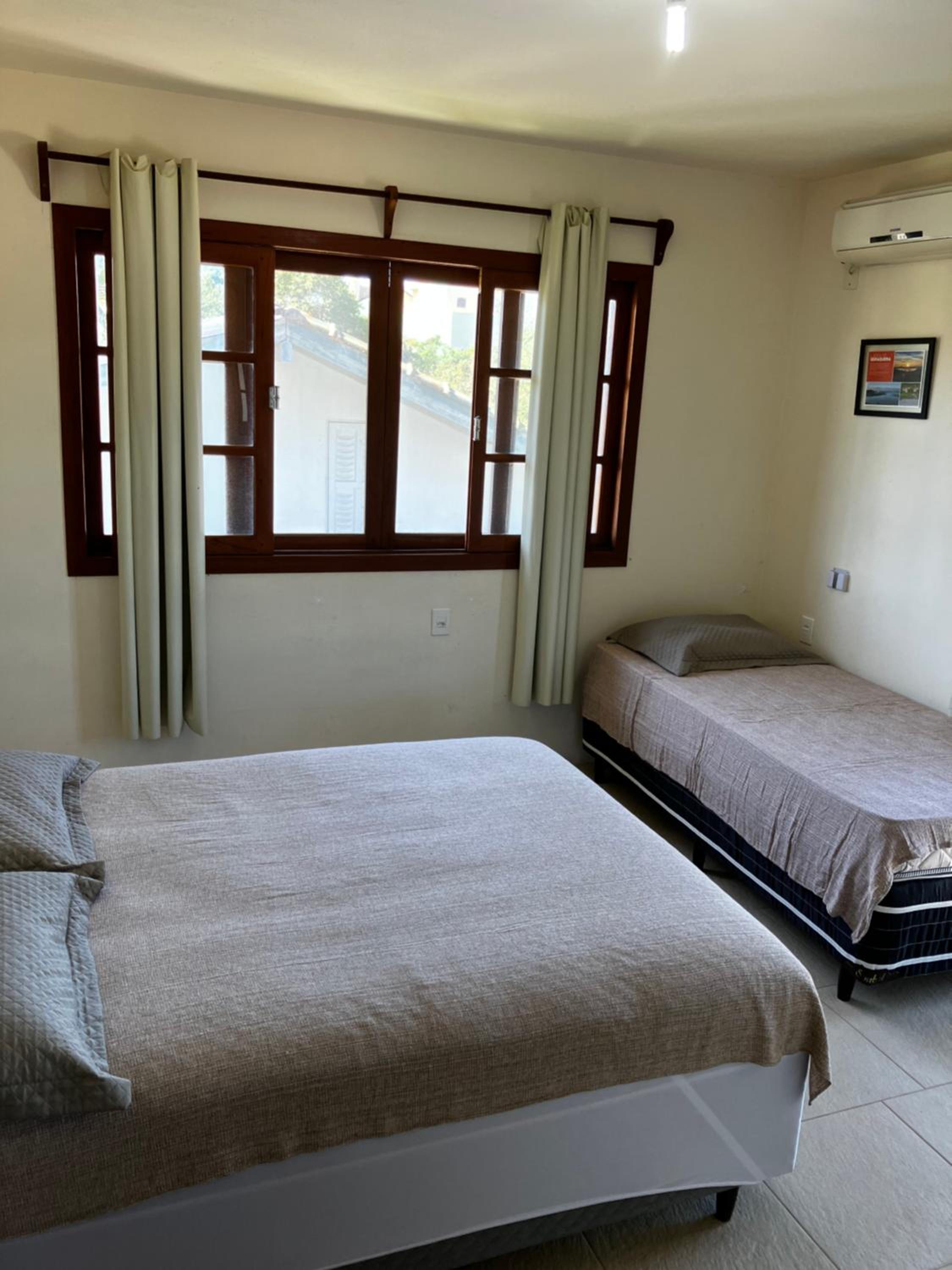 Townhouse composta por 4 triplex duas suítes a duas quadras do mar