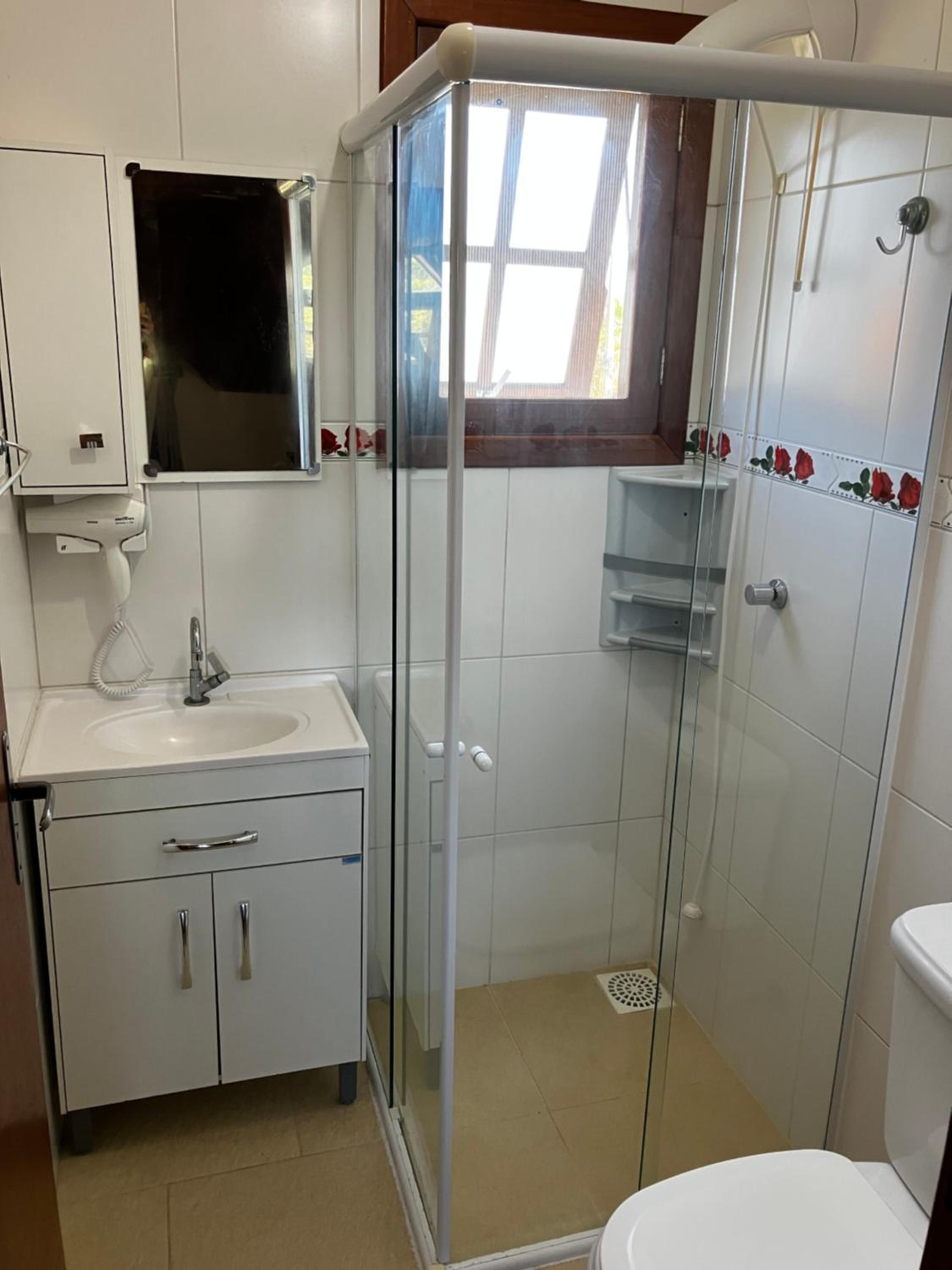 Townhouse composta por 4 triplex duas suítes a duas quadras do mar
