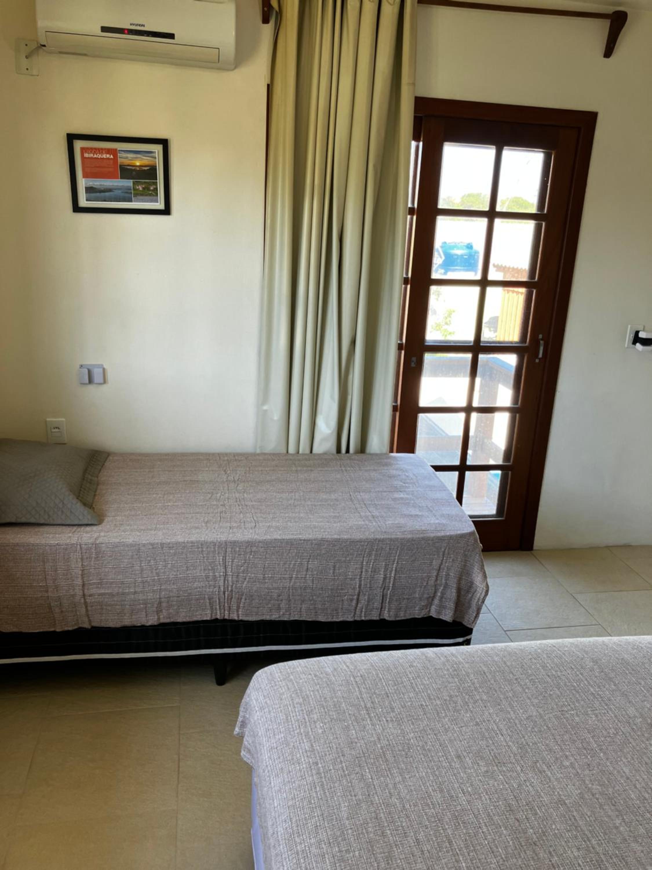 Townhouse composta por 4 triplex duas suítes a duas quadras do mar