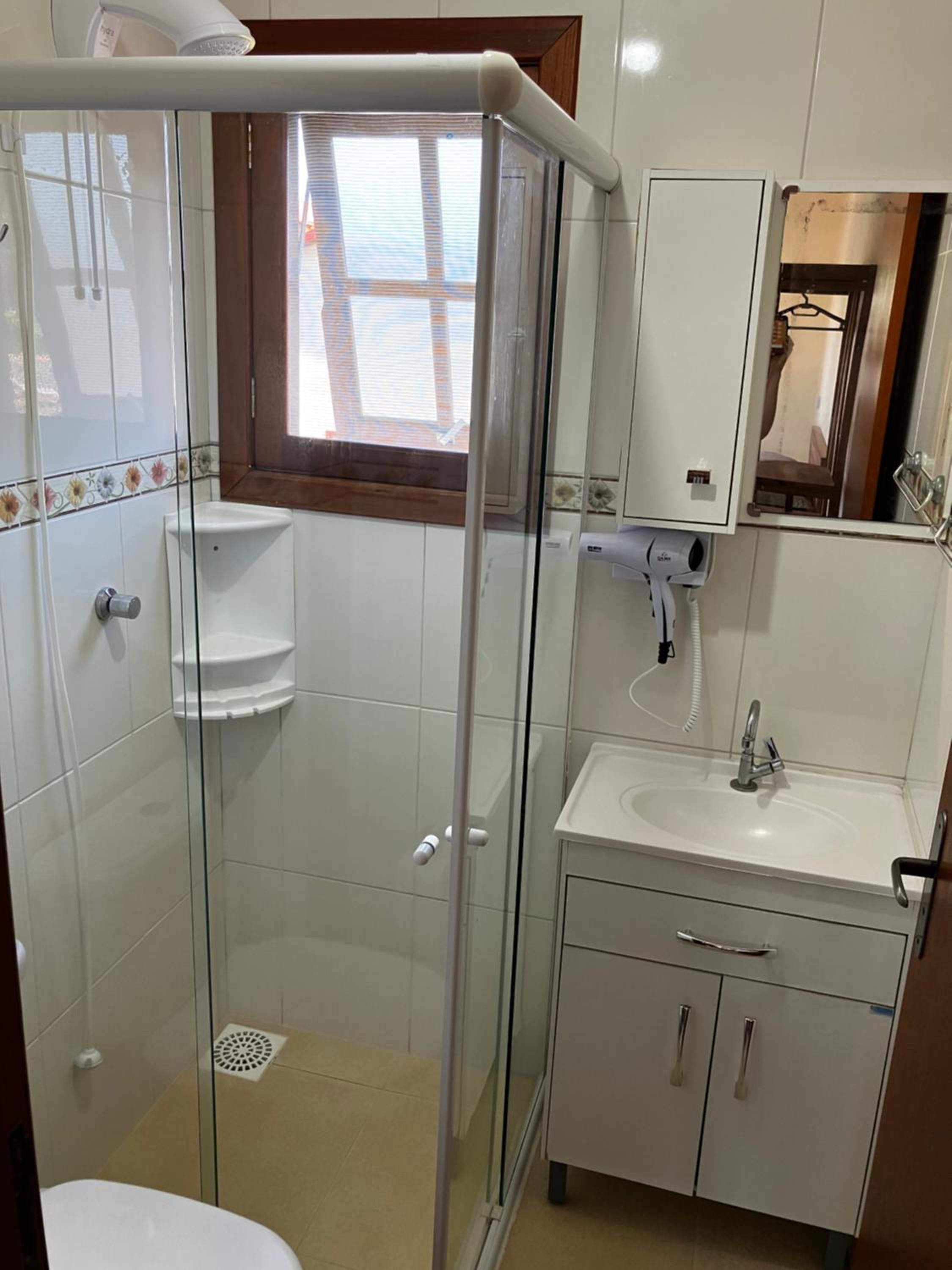 Townhouse composta por 4 triplex duas suítes a duas quadras do mar