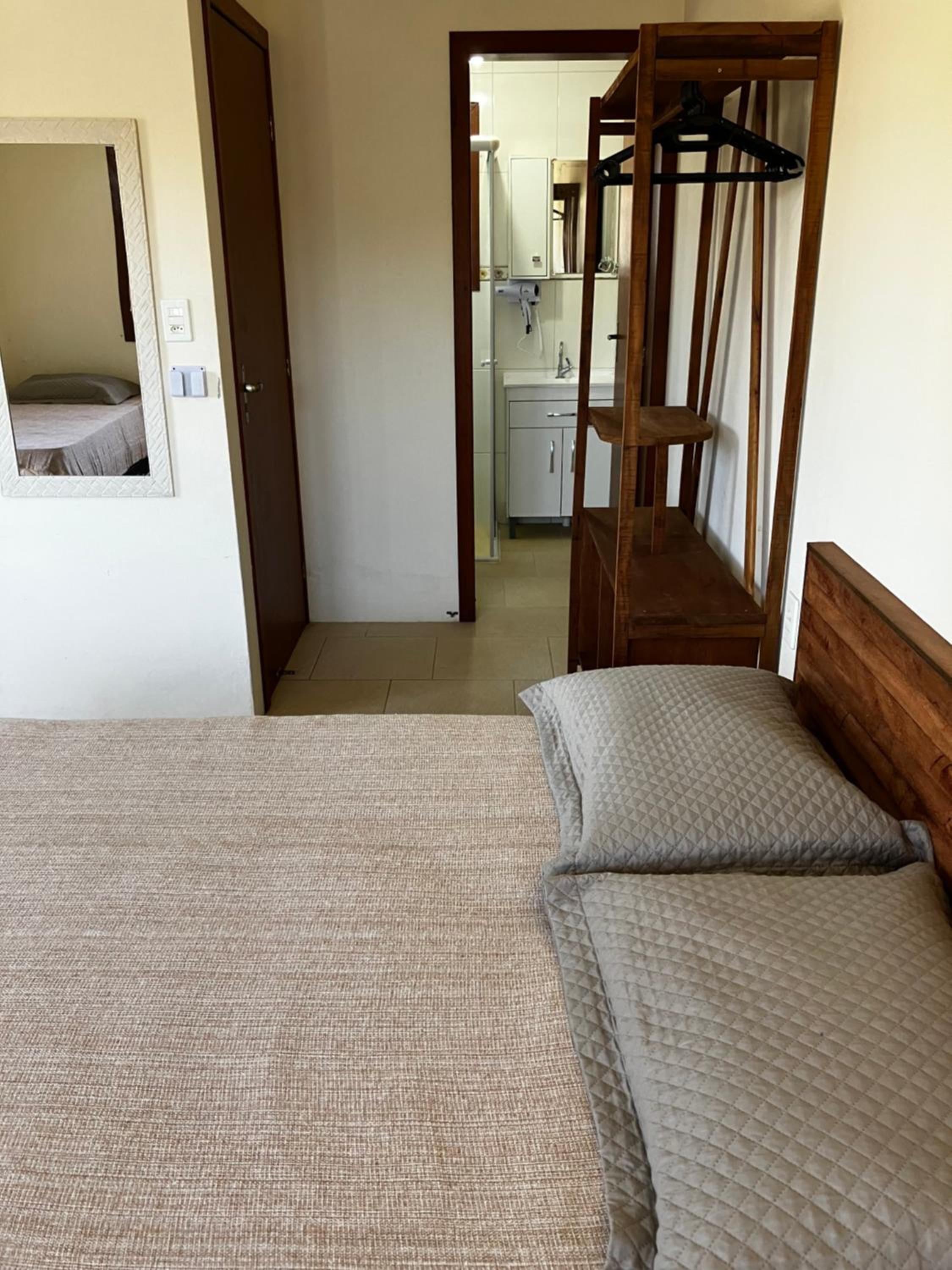 Townhouse composta por 4 triplex duas suítes a duas quadras do mar