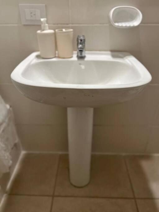 Oasis urbano para 3 personas: terraza y piscina en Córdoba