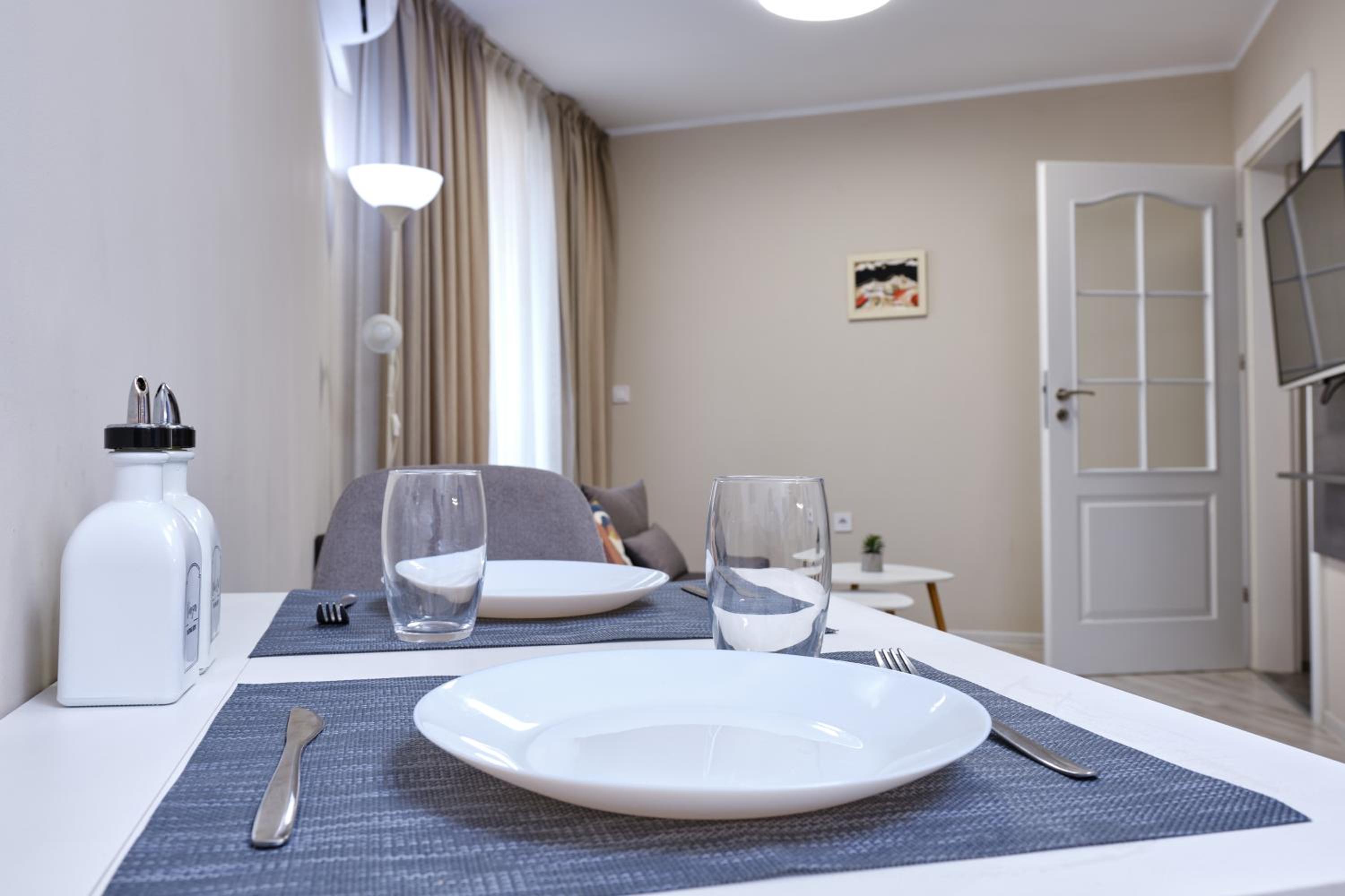 Cozy 1-bed Apartment 2
