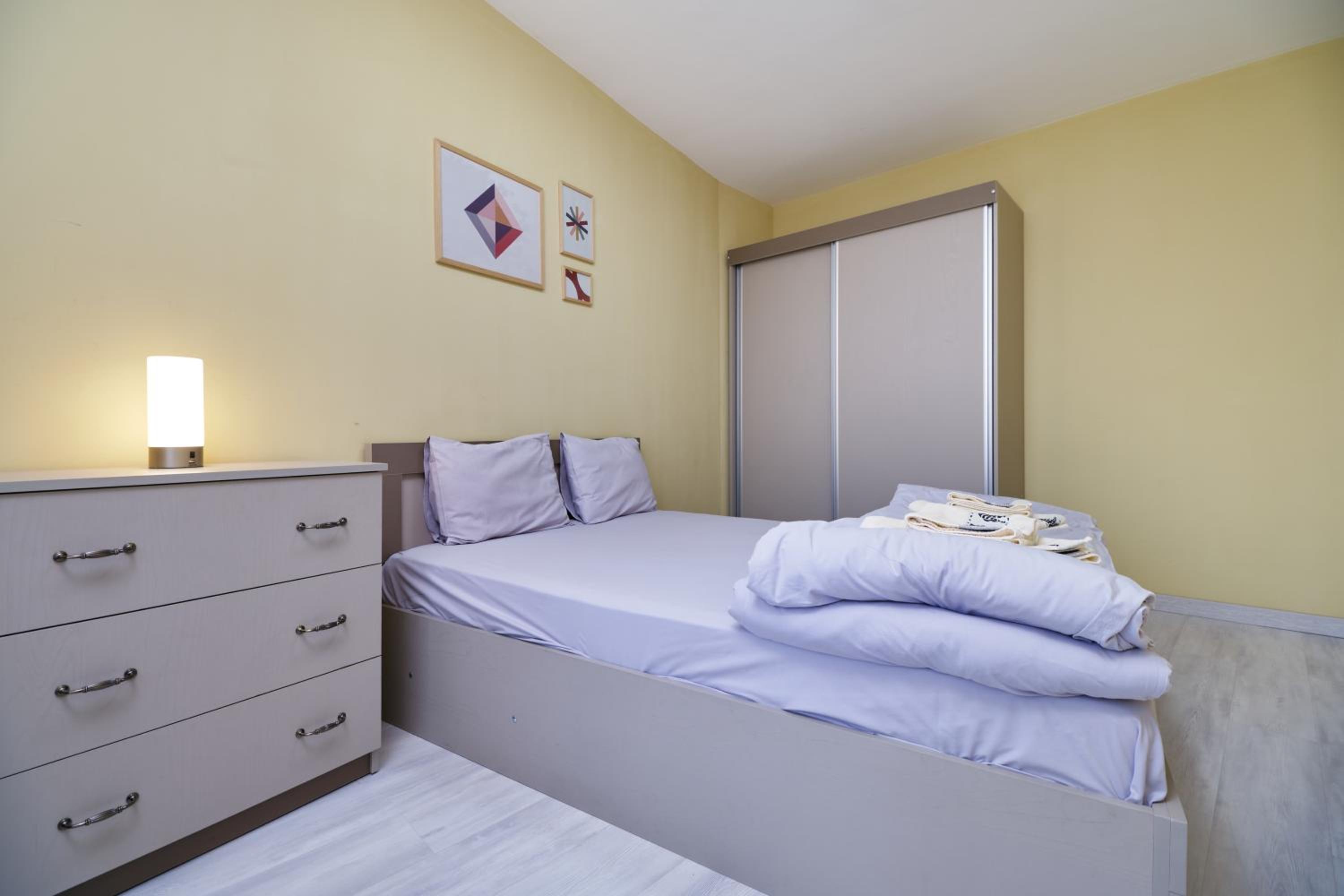 Cozy 1-bed Apartment 2