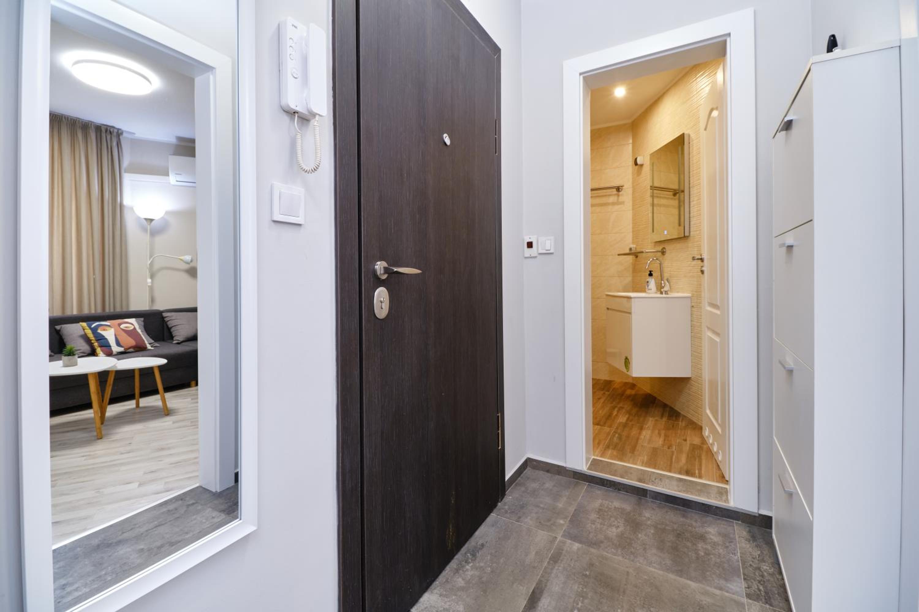 Cozy 1-bed Apartment 2
