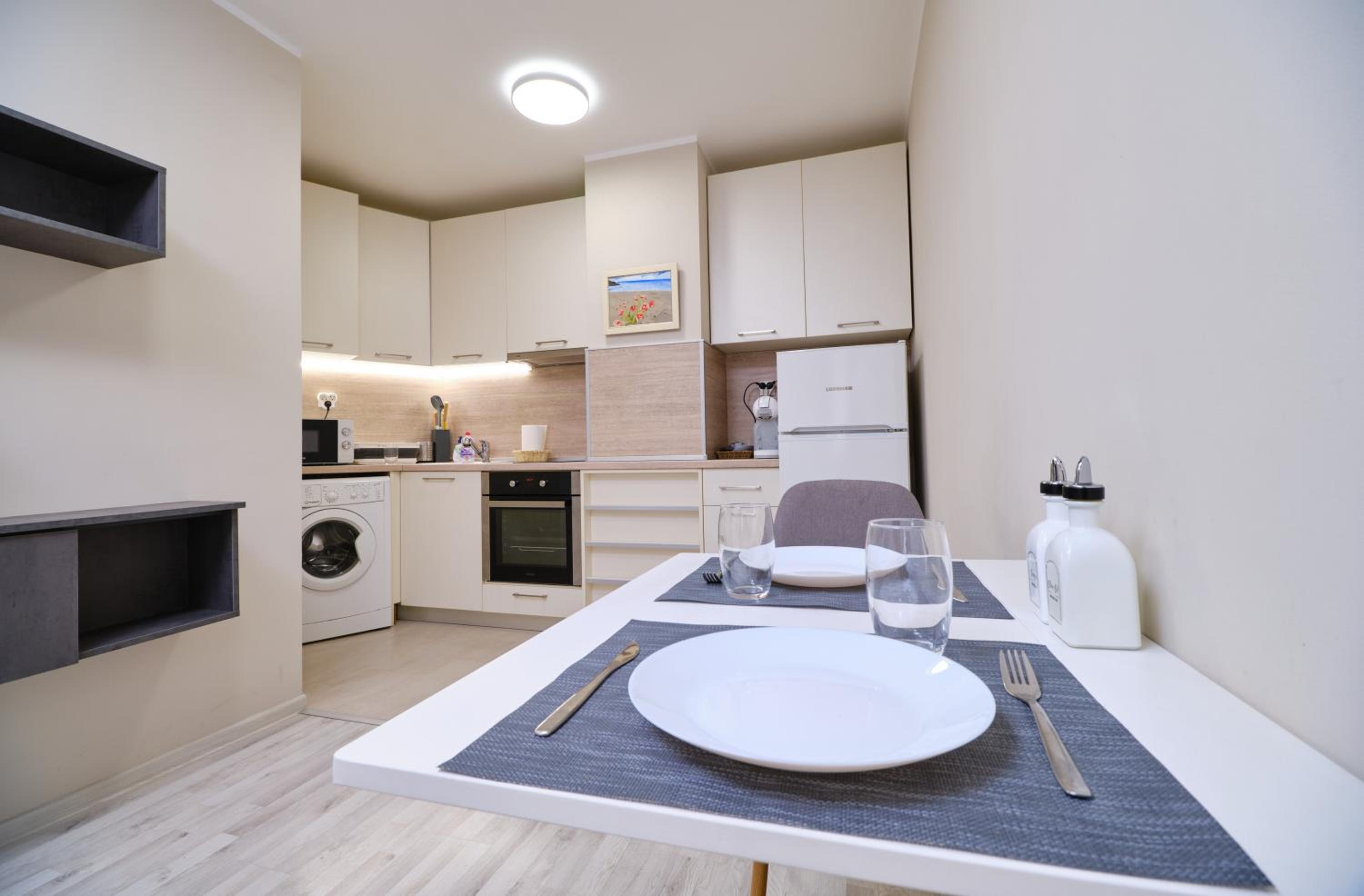 Cozy 1-bed Apartment 2