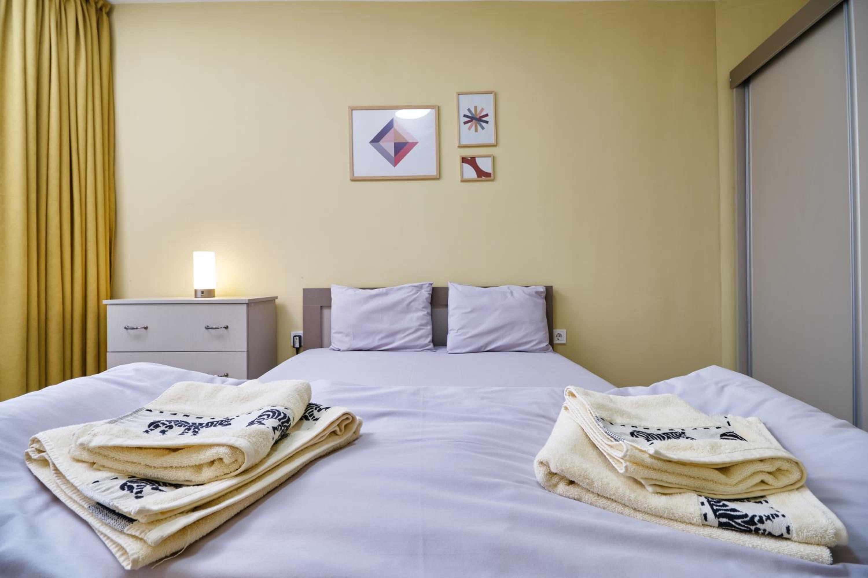 Cozy 1-bed Apartment 2