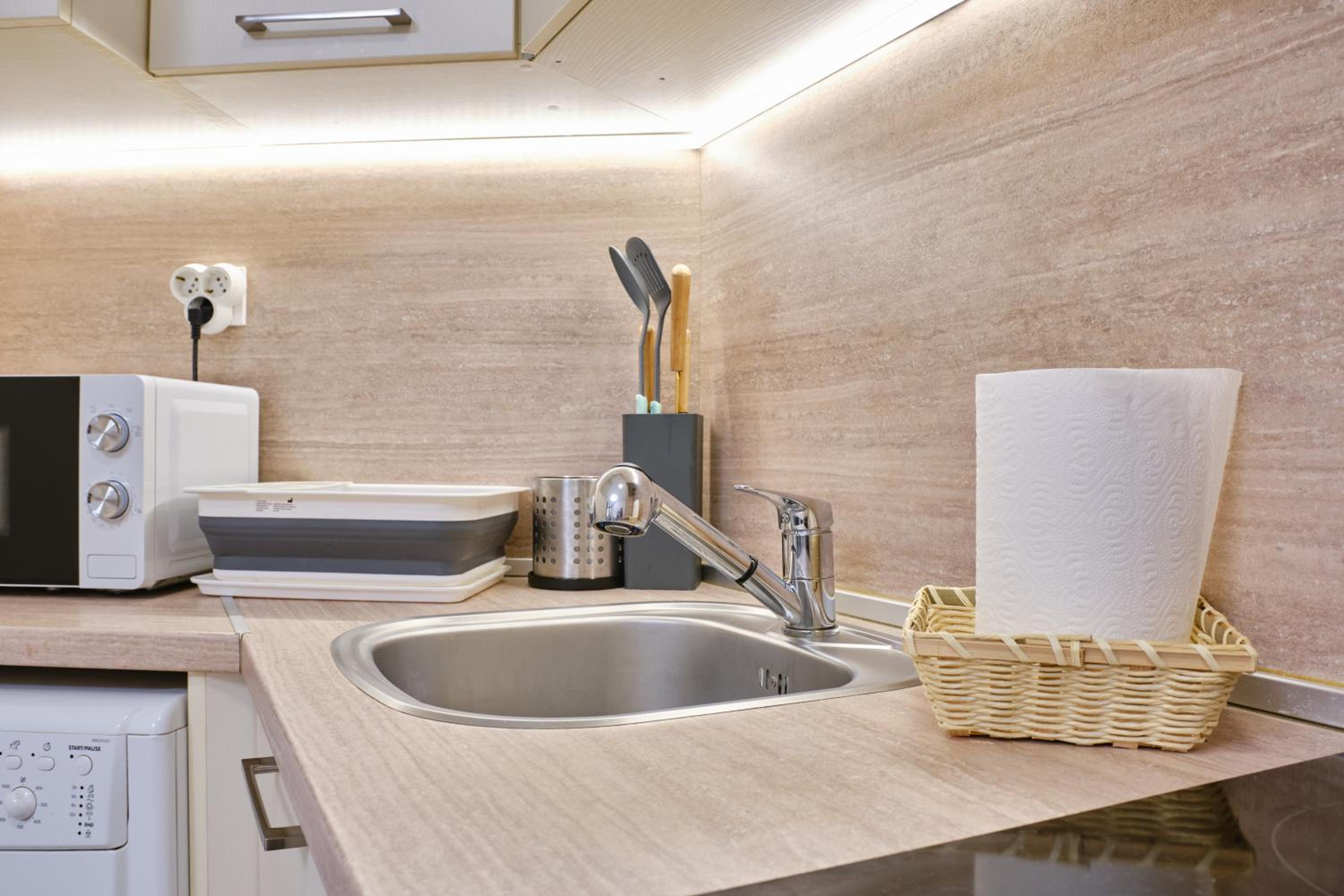 Cozy 1-bed Apartment 2