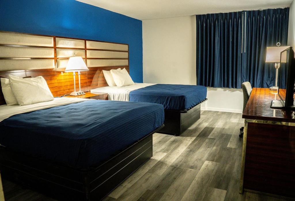 Royal Inn & Suites, Kuva 13
