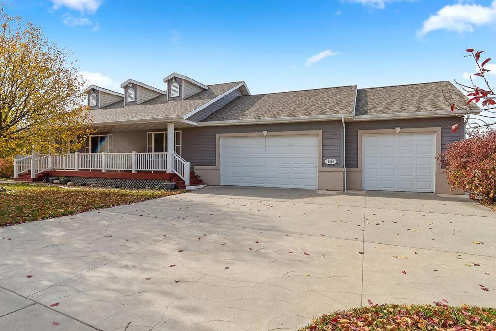 Modern Home-Garage-Scenic Patio view 5
