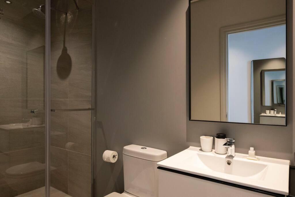 Classy Apartment Boasting Breathtaking Views