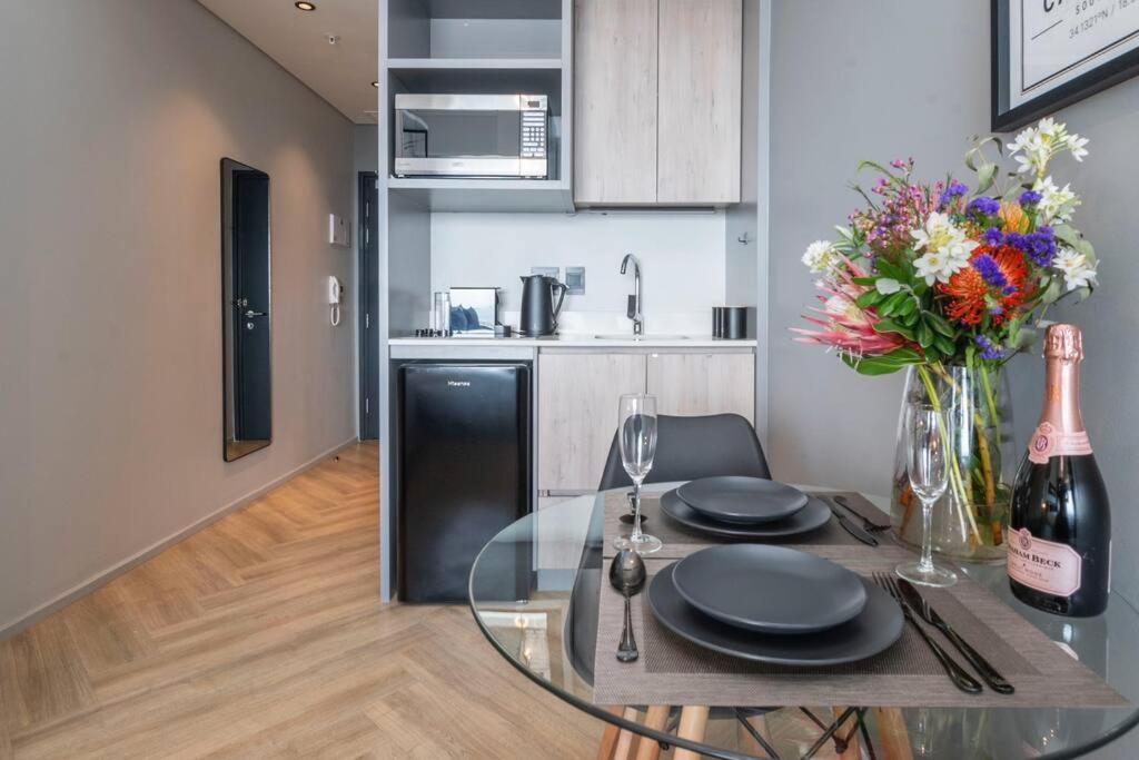Classy Apartment Boasting Breathtaking Views