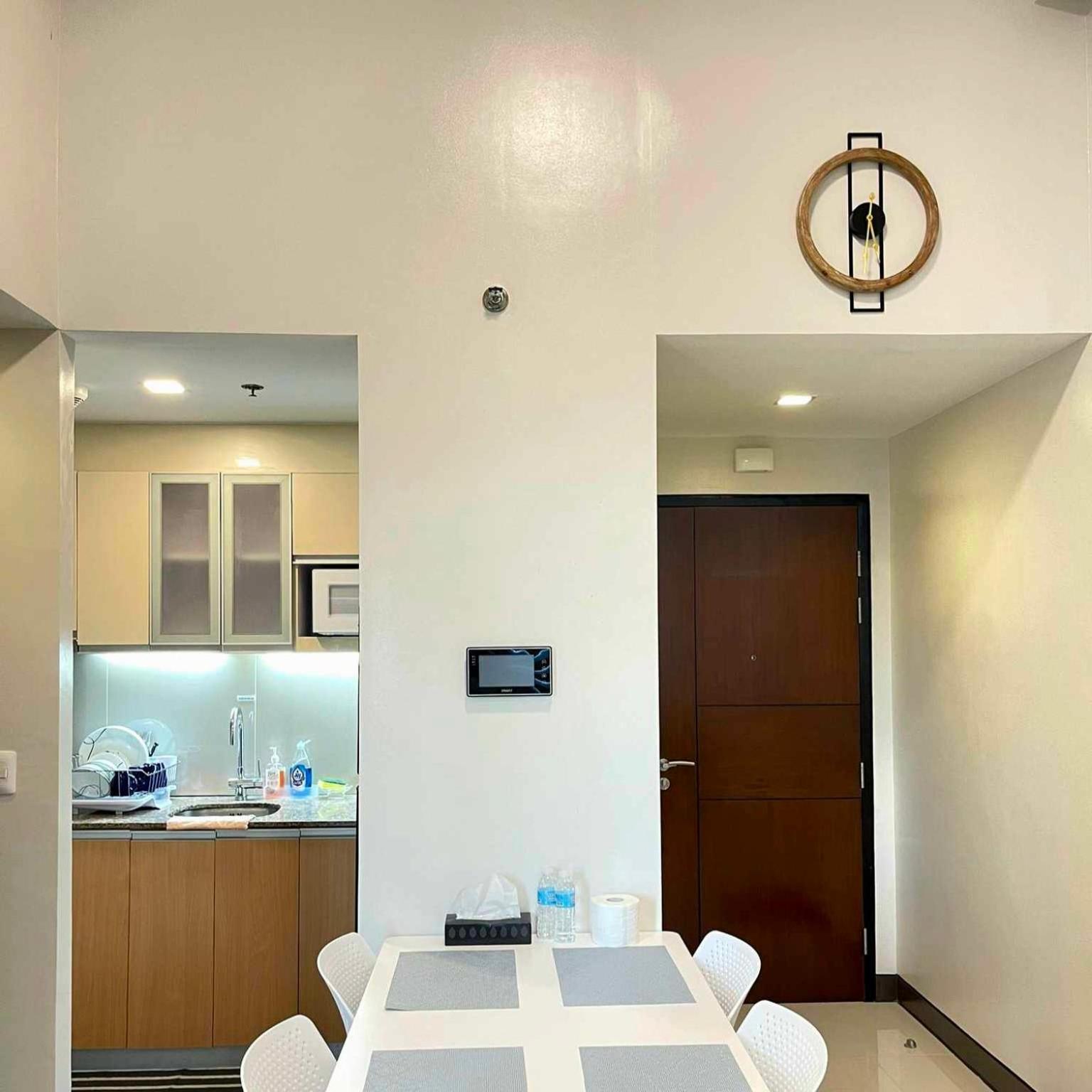C3-5A 8Newtown Condominium view 3