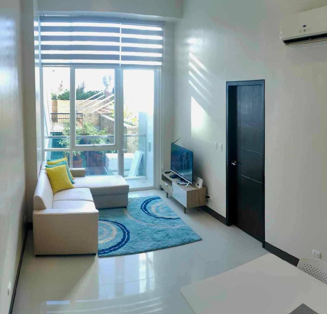 C3-5A 8Newtown Condominium view 2