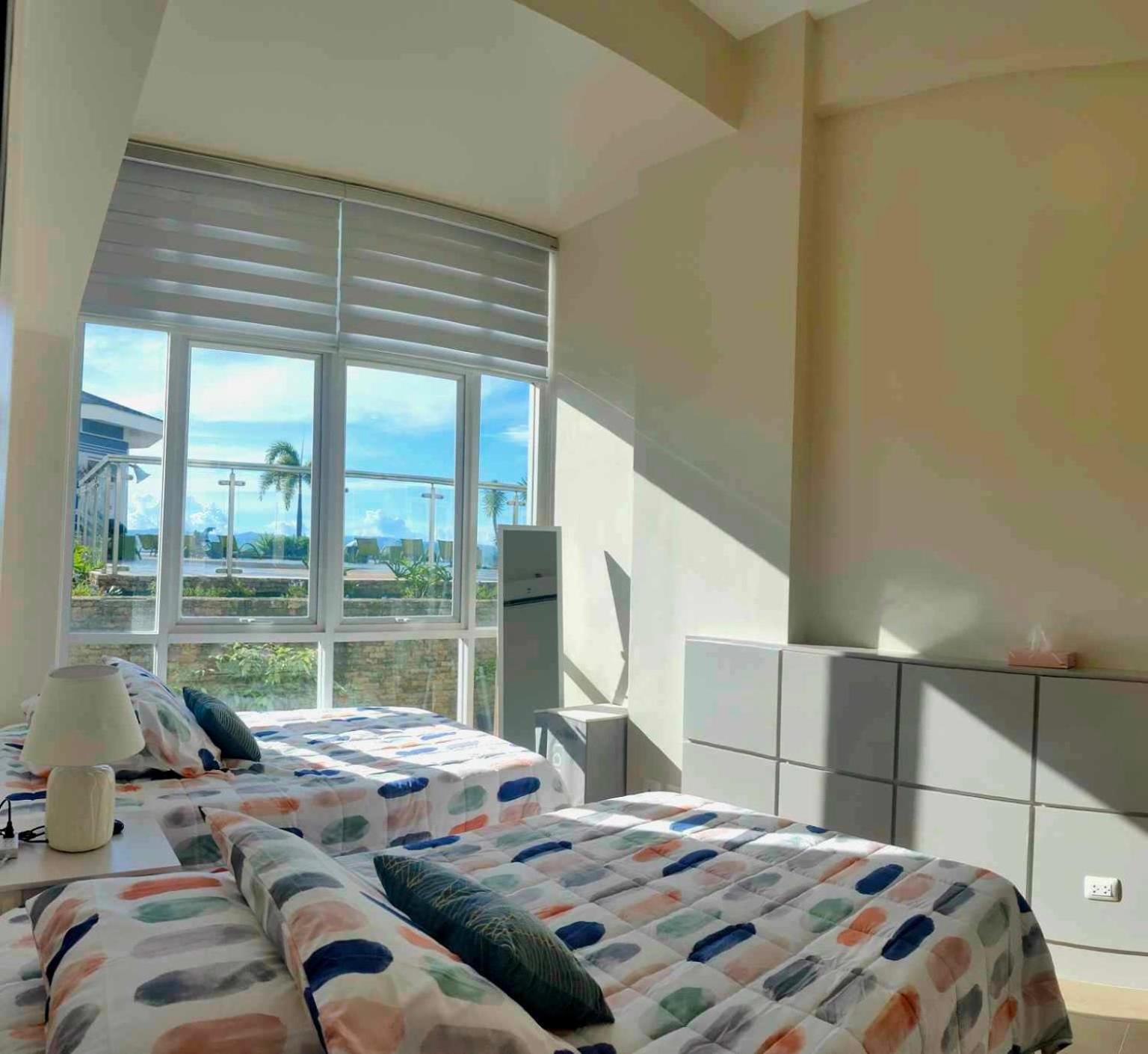 C3-5A 8Newtown Condominium view 5