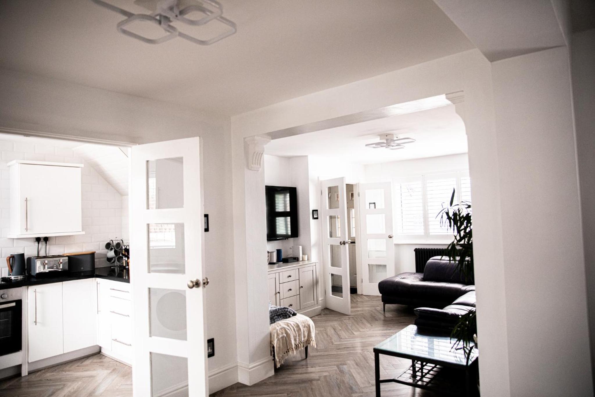 Inviting 3-Bed House in Manchester view 5