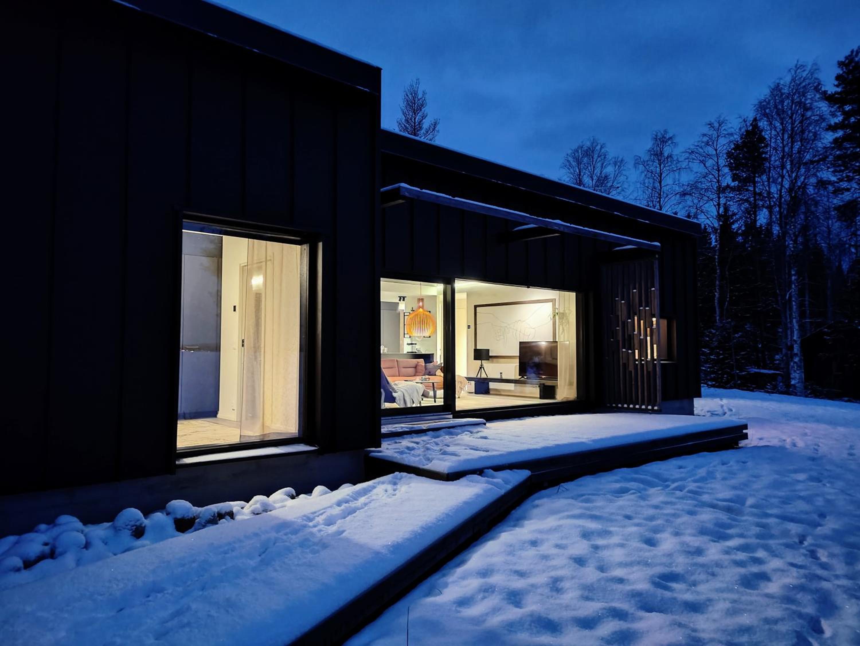 Arctic Aurora Hideaway