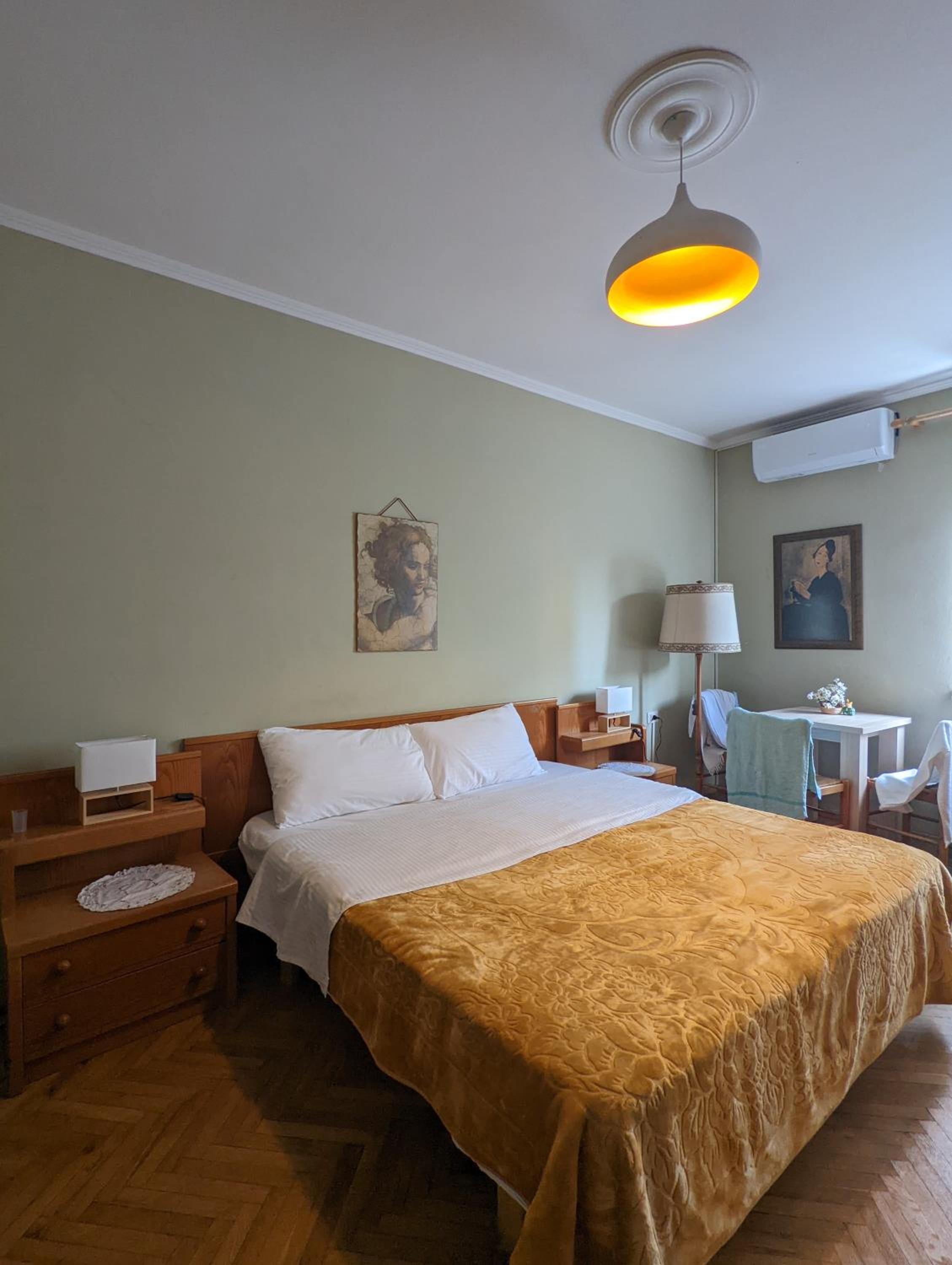 Vintage Apartment in Center