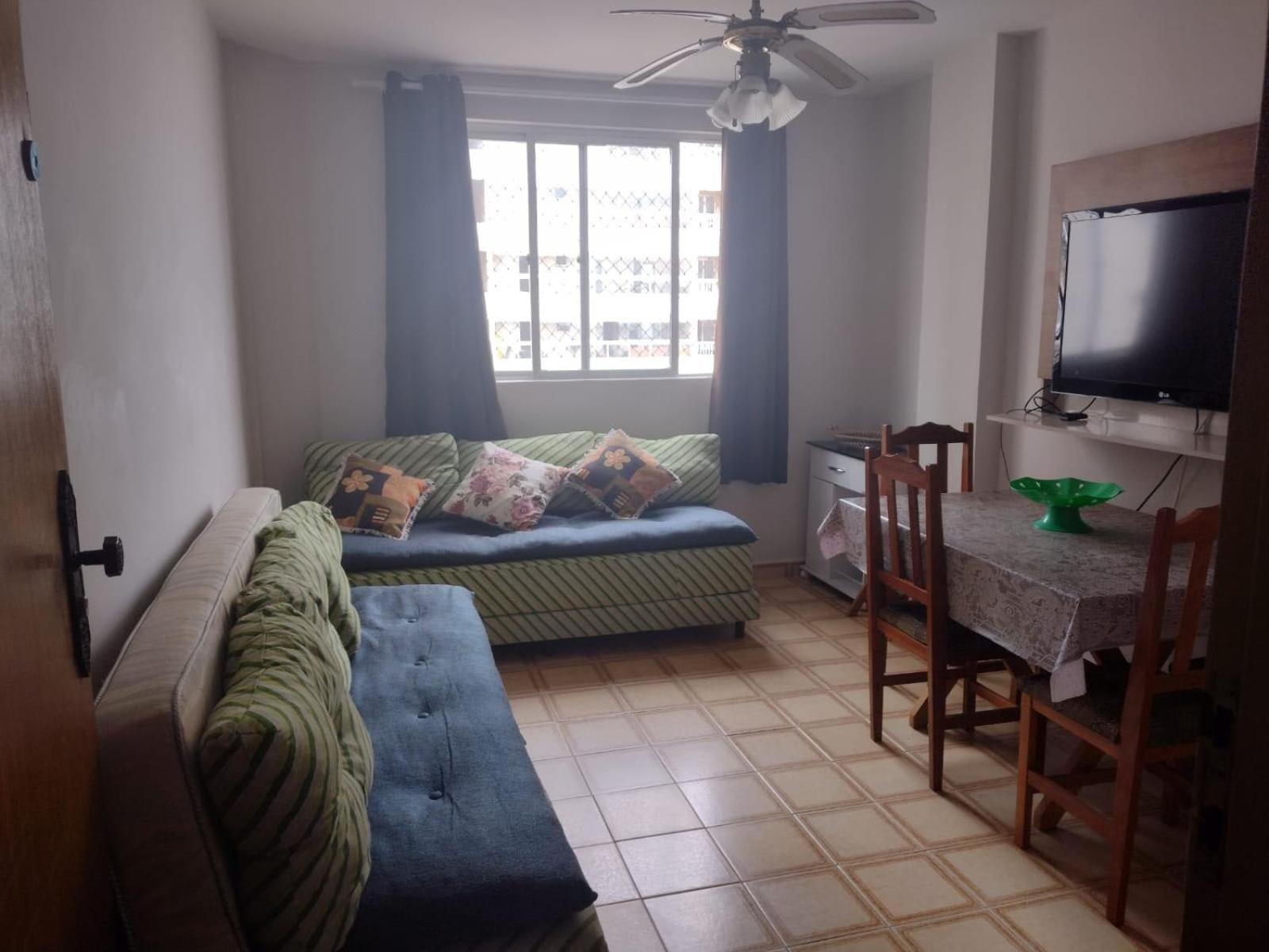 Apartamento Praia Grande Aviação em frente à praia, pé na areia